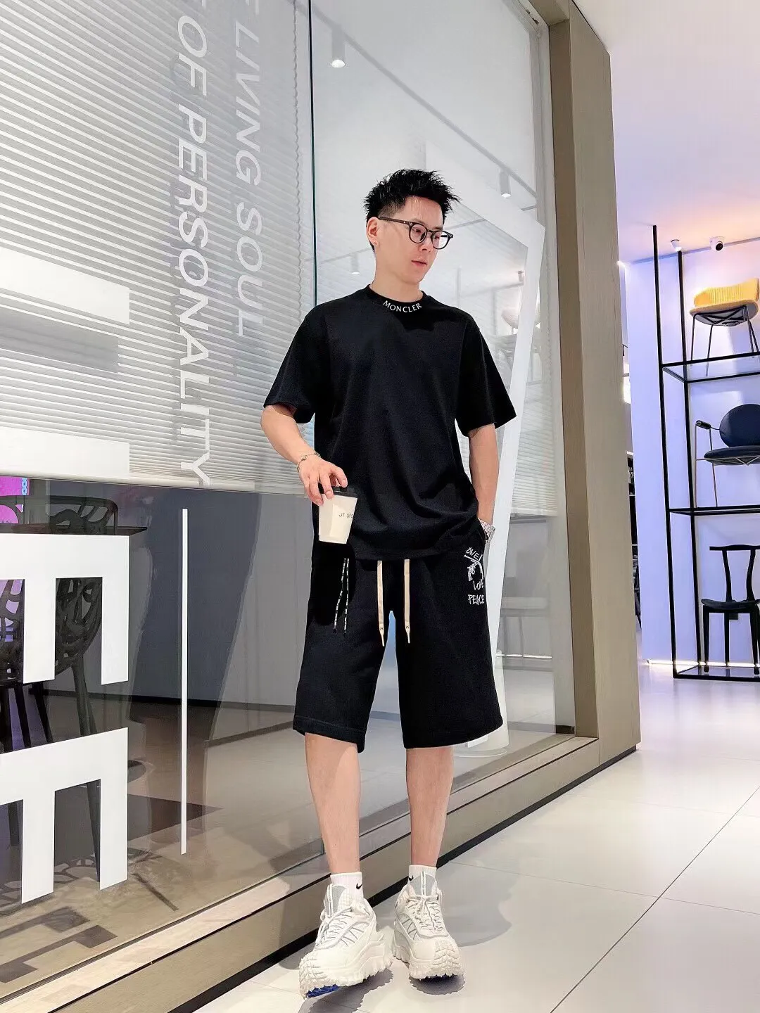 P140 [MONCLER] 2025FW short-sleeved T-shirt, badge + LOGO thick plate, high-end 26s double yarn 300g fabric, heavy fabric, custom stretcher rib, same cylinder and dye, complete three standards, same style for men and women, color: black, white, size: S M L XL 2XL