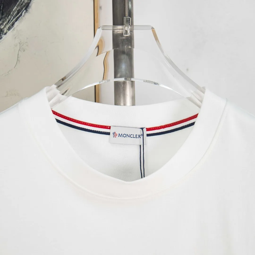 P190 💰 zp version [exclusive supply] MONCLER/muzzle 300g round neck short-sleeved T-shirt brand classic hot diamond letter LOGO embossing process official synchronization high version high quality fashion personality versatile trend pure original quality original fabric hang tag collar label washed wheat complete three standards color: black. white. size: S M L XL XXL number: WS10028