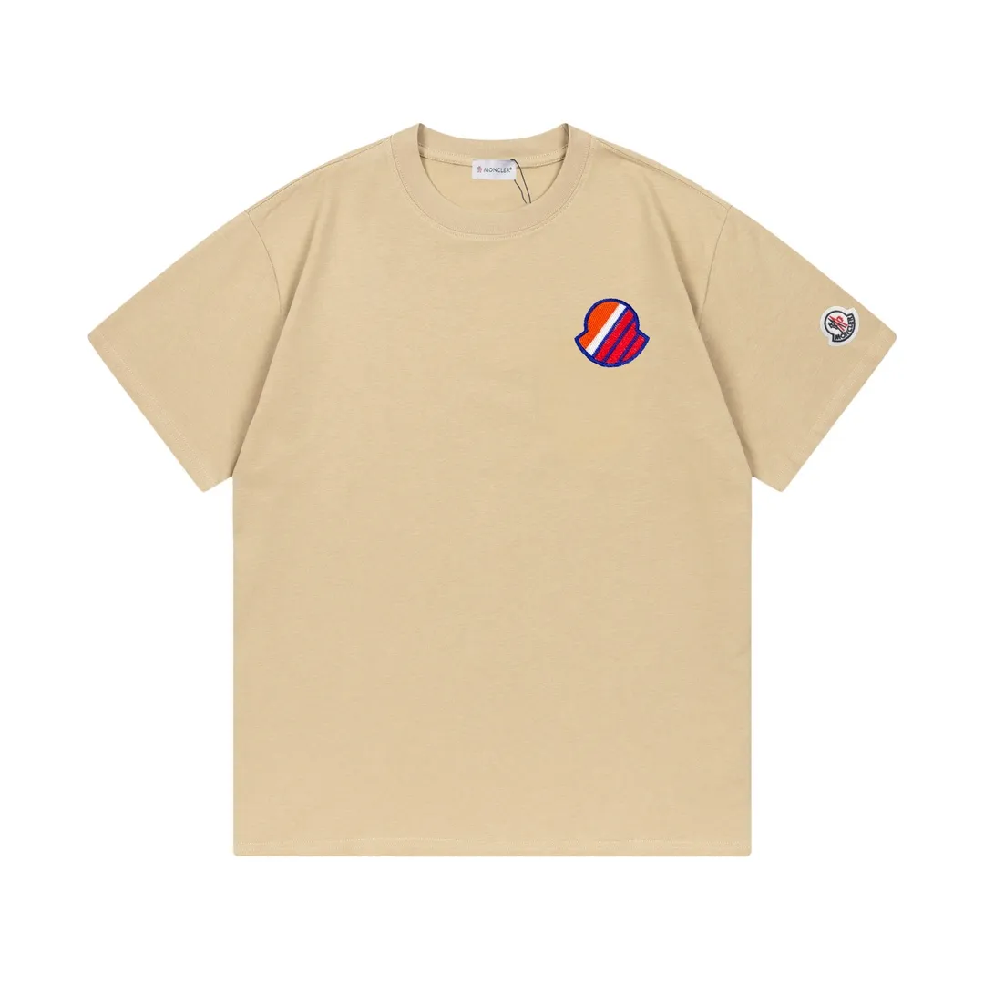 P150 Moncler 2026 early spring new style Imported machine high-density embroidered badge logo Customized small armband Same style for men and women Short-sleeved T-shirt ·Customized 300g 100% double yarn pure cotton fabric ·Dyeing 32 counts double-strand thread ·Collar label, hangtag, main mark and three labels complete Color: Khaki Size: XS S M L