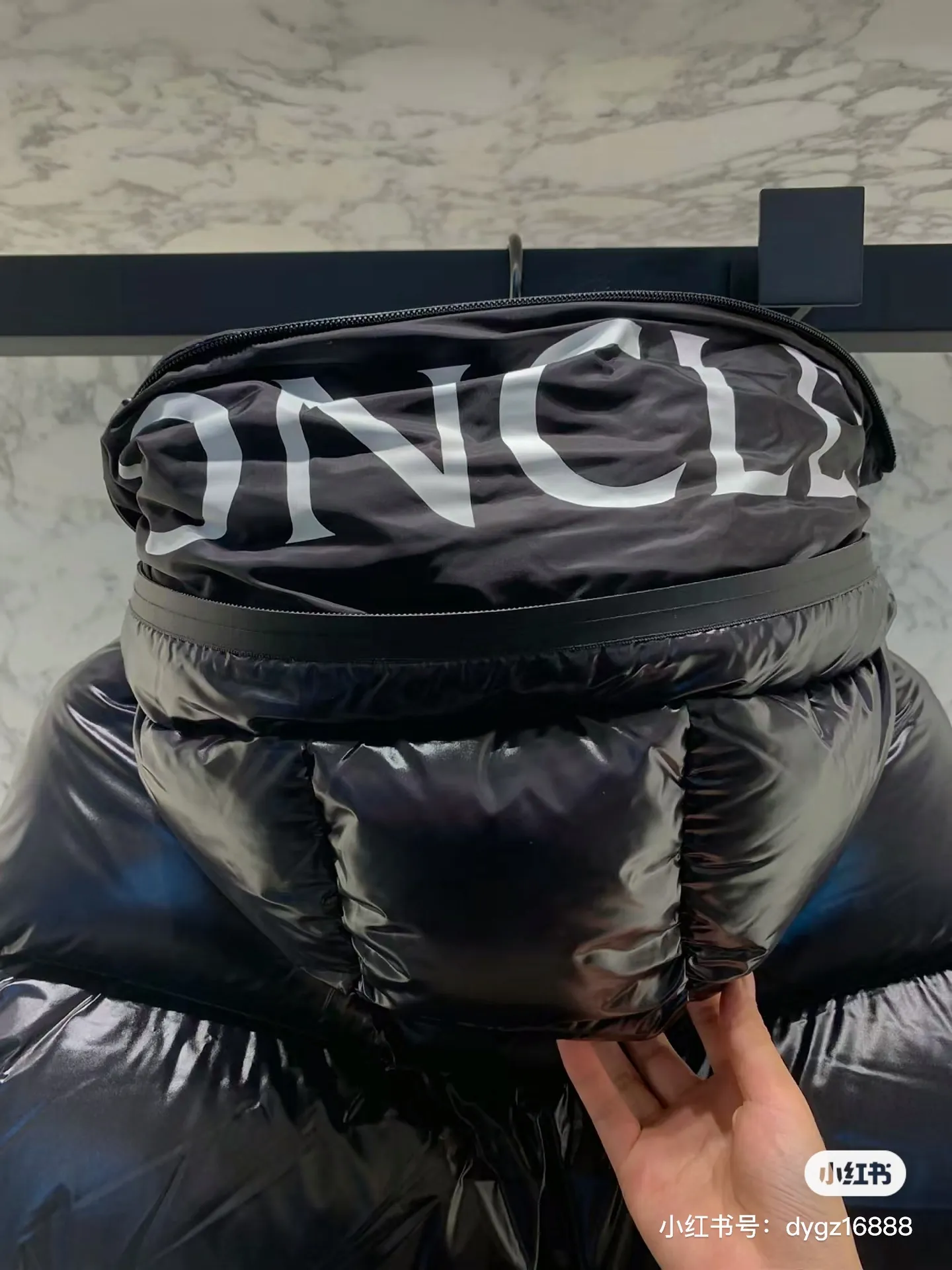 P1100 Moncler Huppe counter real shot for reference. The filling is super full. You can feel it when you get it. Close your eyes and take it in.