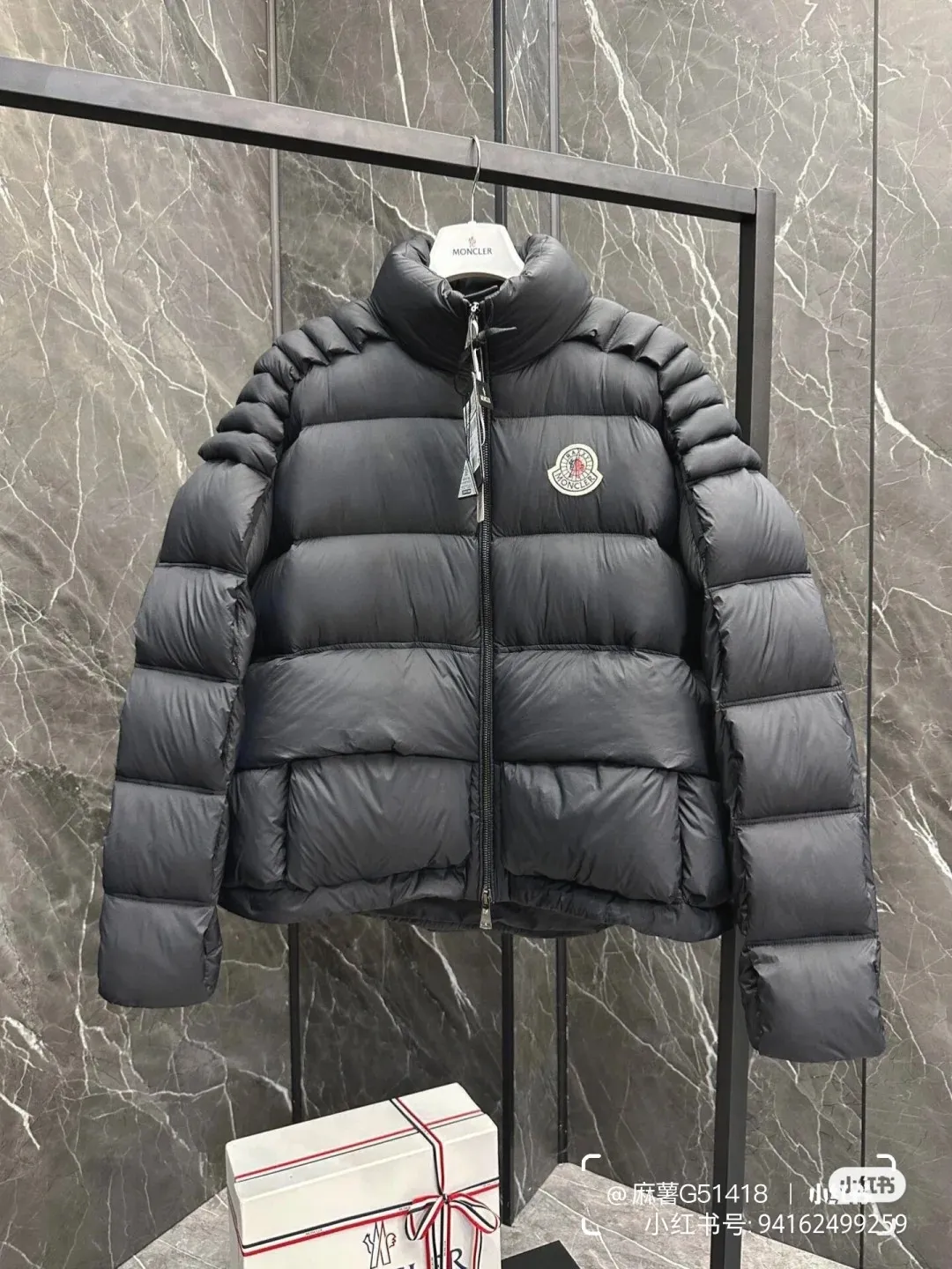 P980 Moncler. Mouthless✗Ruixi joint down jacket I would like to call it the handsome ceiling, black white, size 01234
