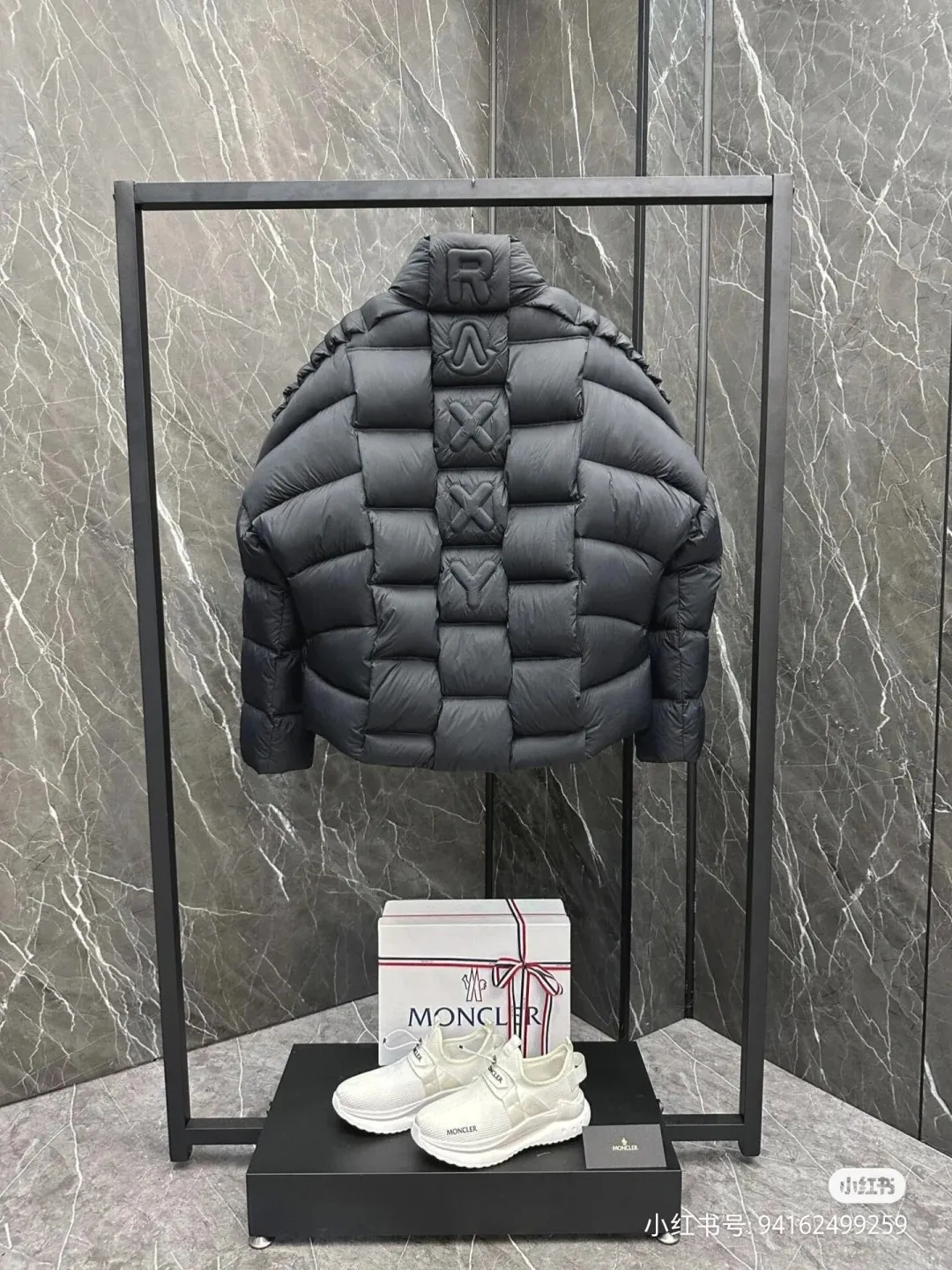 P980 Moncler. Mouthless✗Ruixi joint down jacket I would like to call it the handsome ceiling, black white, size 01234