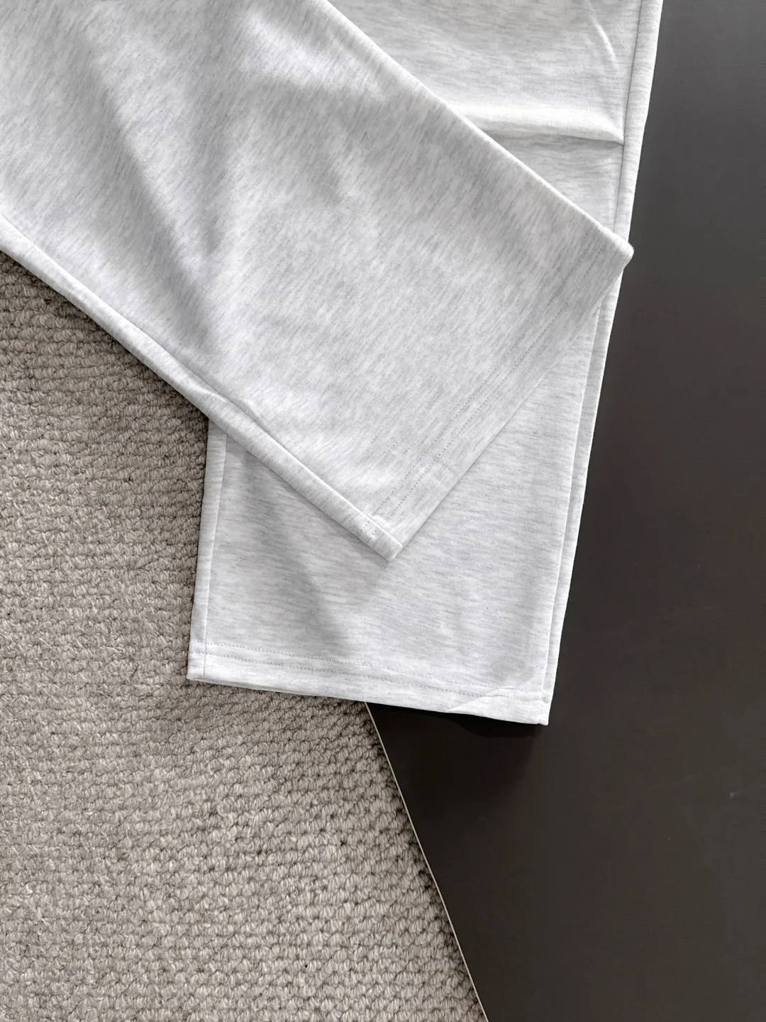 Shipped in 2-3 days P360 MONCLER/Mongolian Exclusive first release of 25ss autumn and winter new high-quality trousers Compare real-life details at will A perfect choice for autumn and winter, a must-have item. Sizes: M to 3XL (please state your height and weight when placing an order)