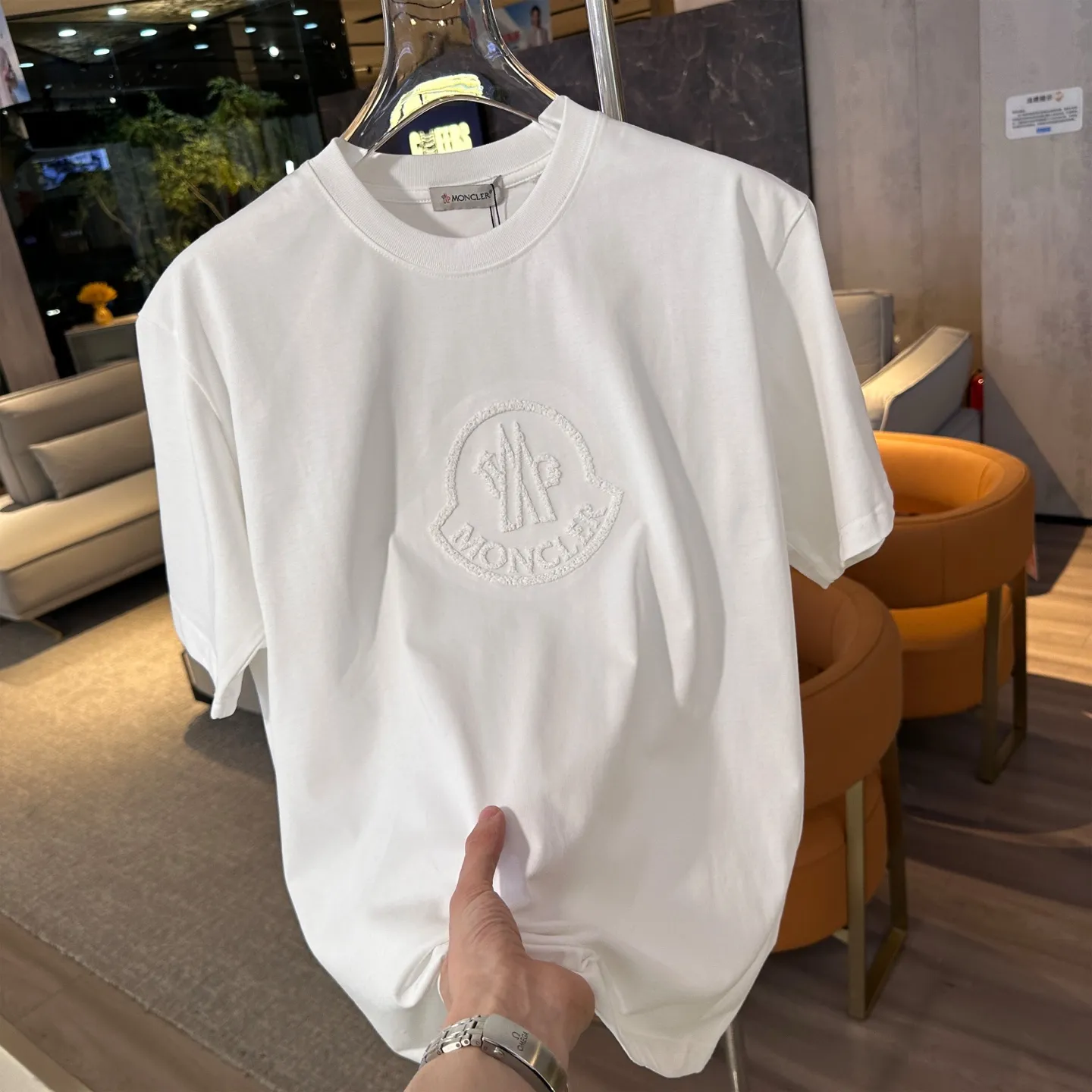P190 🌸 Moncler 25ss new men's round neck short-sleeved T-shirt, high version, high quality, 270g🔥 Selection of high-quality high-end fabrics, fine workmanship, unique design, produced by OEM, very classy when given as a gift, breathable, comfortable to the touch, color: picture color code number S, M, L, xL, xxL