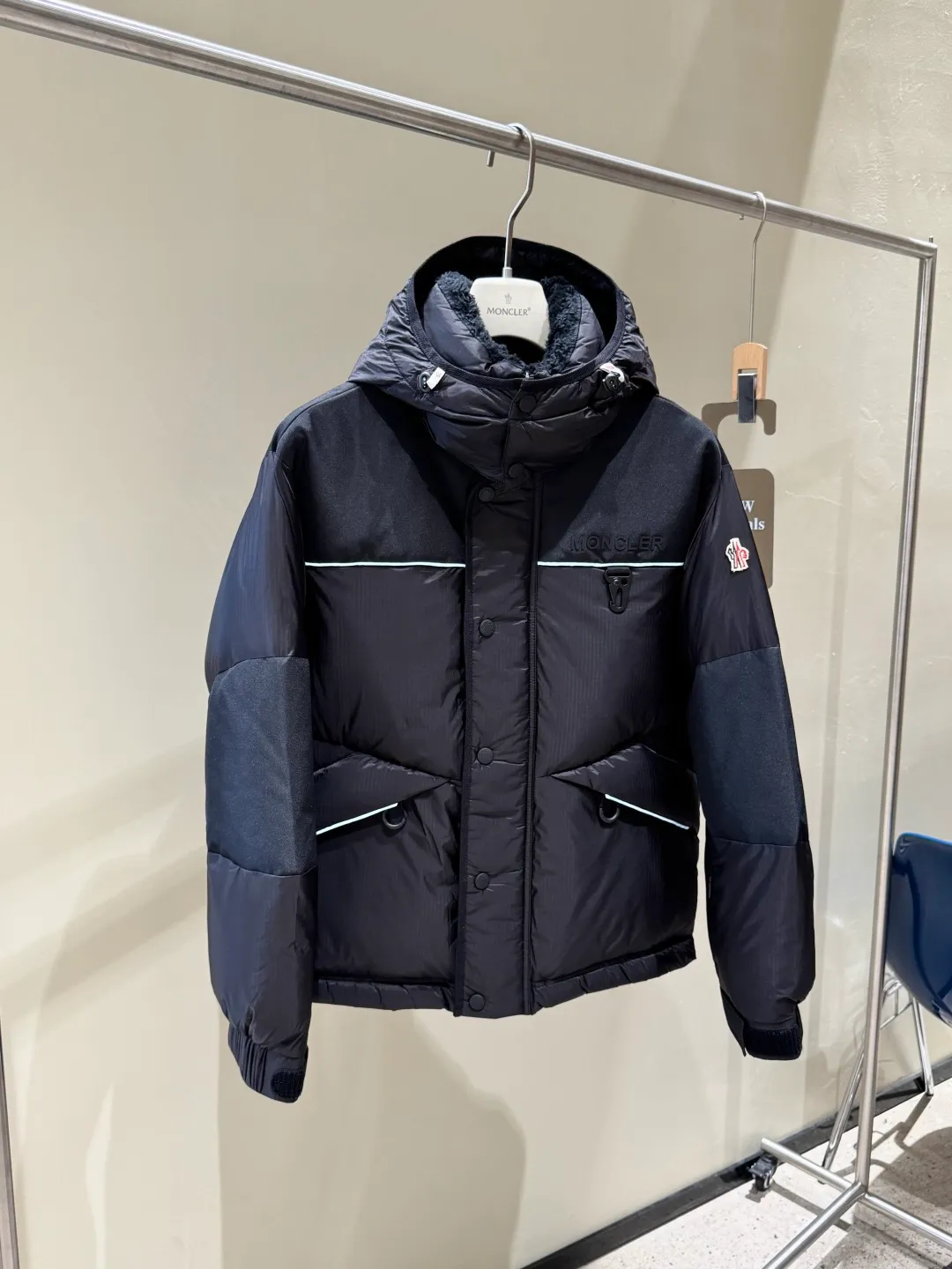 P1700 𝑴𝒐𝒏𝒄𝒍𝒆𝒓｜Moncler/Moncler 25𝒔𝒔 Albiez double fabric splicing with reflective strips limited ski wear light luxury fashion multifunctional down jacket for men and women #T39# 𝑺𝒊𝒛𝒆：𝟭# 𝟮# 𝟯# 𝟰# 𝟱# Product color: black