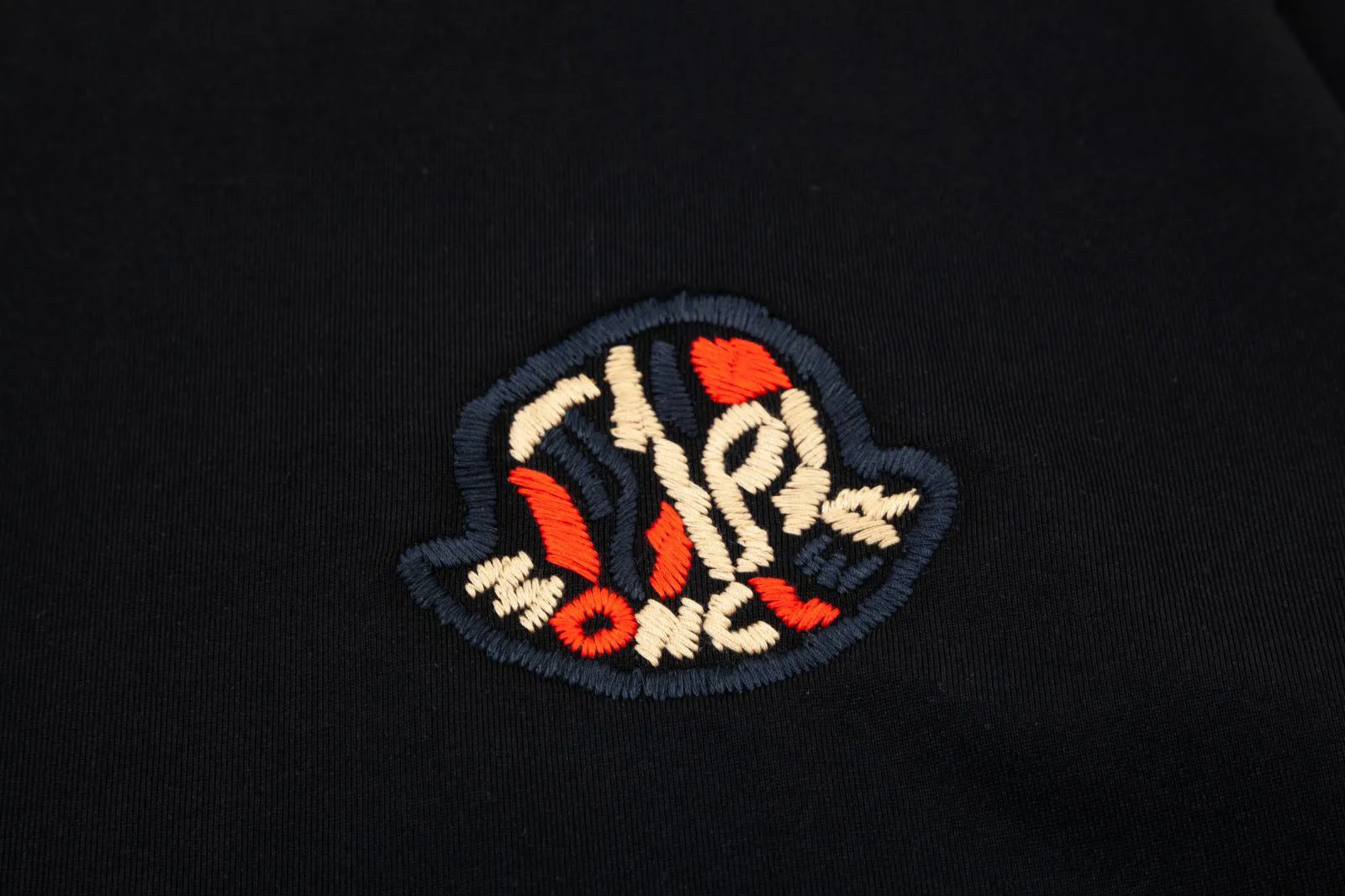 P150 🔥[MONCLER] 2024FW short-sleeved T-shirt Embroidery technology High-end 32s double yarn 260g fabric Heavy fabric Customized stretch ribs in the same vat and dyed Complete three standards Same style for men and women Color: Black White Size: S M L XL XXL