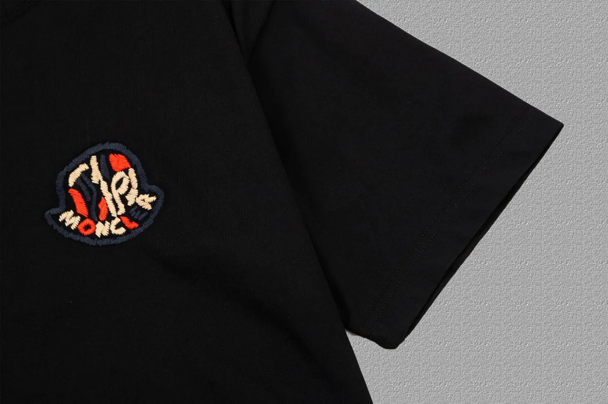P150 🔥[MONCLER] 2024FW short-sleeved T-shirt Embroidery technology High-end 32s double yarn 260g fabric Heavy fabric Customized stretch ribs in the same vat and dyed Complete three standards Same style for men and women Color: Black White Size: S M L XL XXL