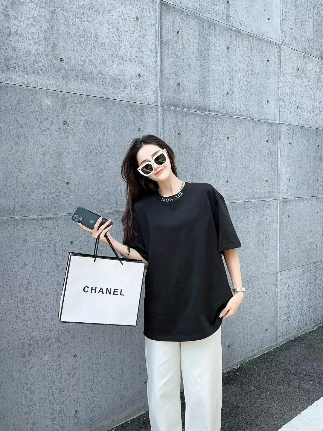 P140 🔥[MONCLER] 2025FW short-sleeved T-shirt, badge + LOGO thick plate, high-end 26s double yarn 300g fabric, heavy fabric, custom stretcher rib, same cylinder and dye, complete three standards, same style for men and women, color: black, white, size: S M L XL 2XL