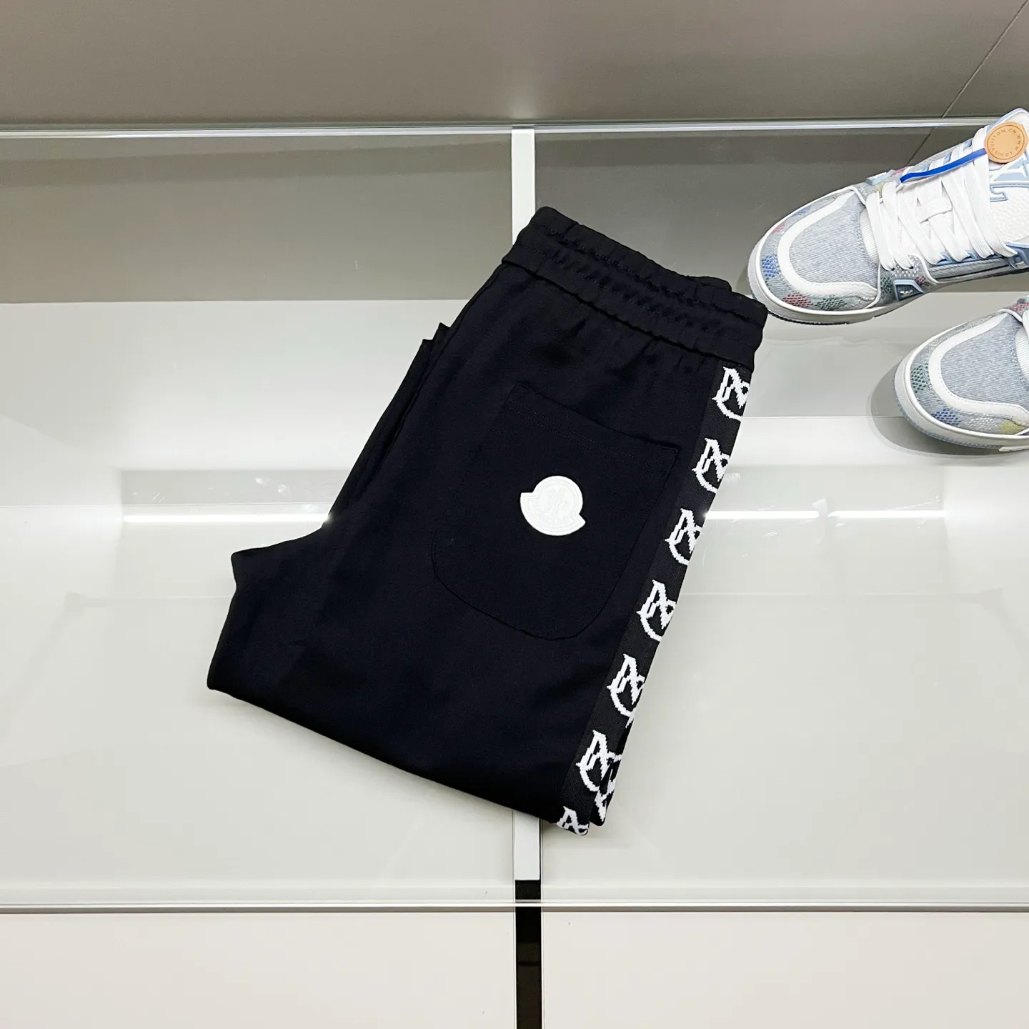 P230 MONCLER/muzzle custom fabric suit casual sweatpants, color-blocking design embroidery🪡 micro-label LOGO hand sleeve webbing technology, official synchronization, high version, high quality, fashionable personality, versatile trend, pure original quality, original fabric, tag, collar label, washed wheat, complete three standards, color: black and white, black green, black yellow. Size: S-2XL