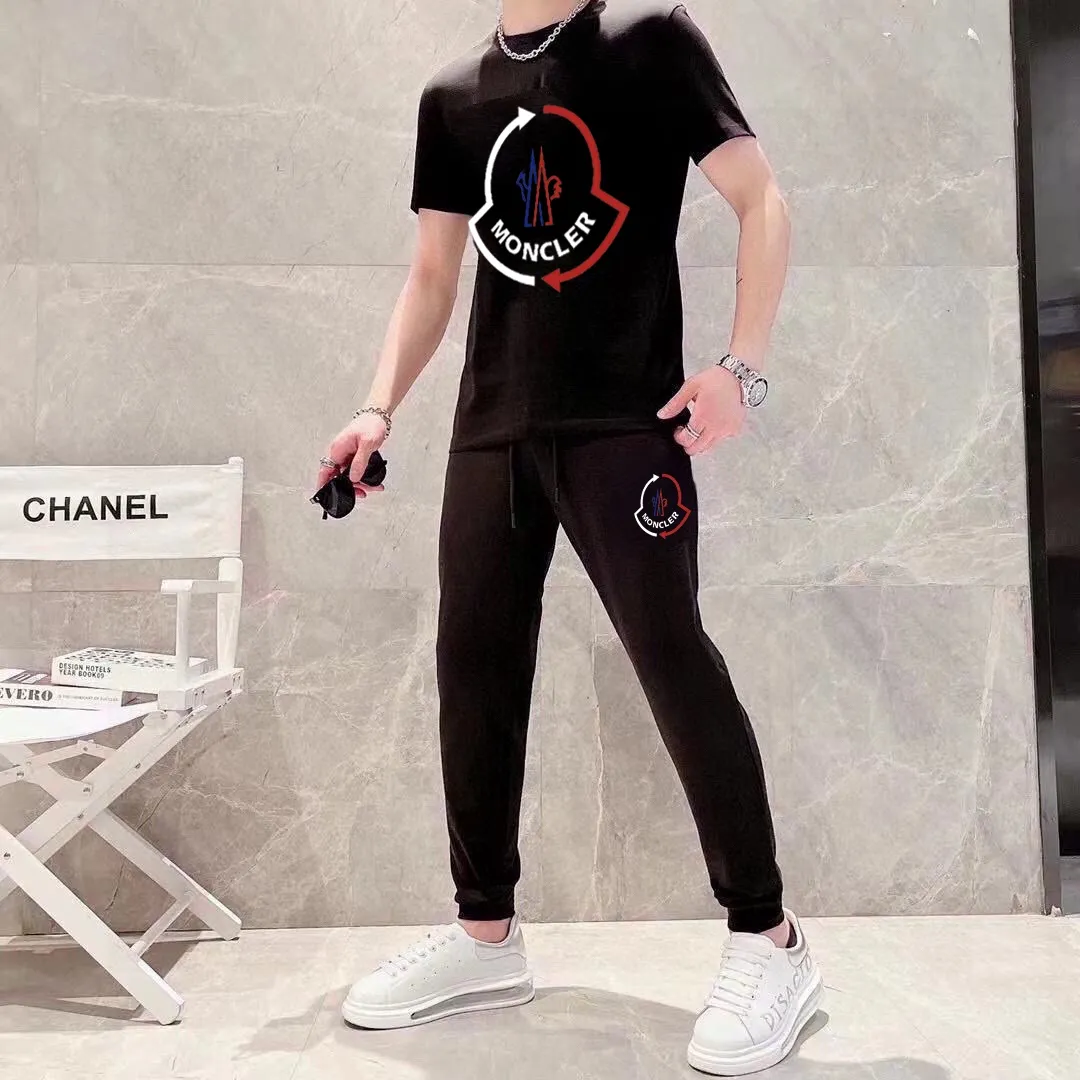 P320 [MONCLER Mouth Mouth] (Fat Man's Gospel) The same style as the 2025 official website. World-renowned luxury brand. Summer men's (double mercerized) high-quality 🐂 suit. It is made of imported original fabrics. It is a fashion trend of the season and a versatile hit. Simple and elegant, precise workmanship allows you to be at the top of fashion. Size: M-5XL (can be worn up to 220 pounds)
