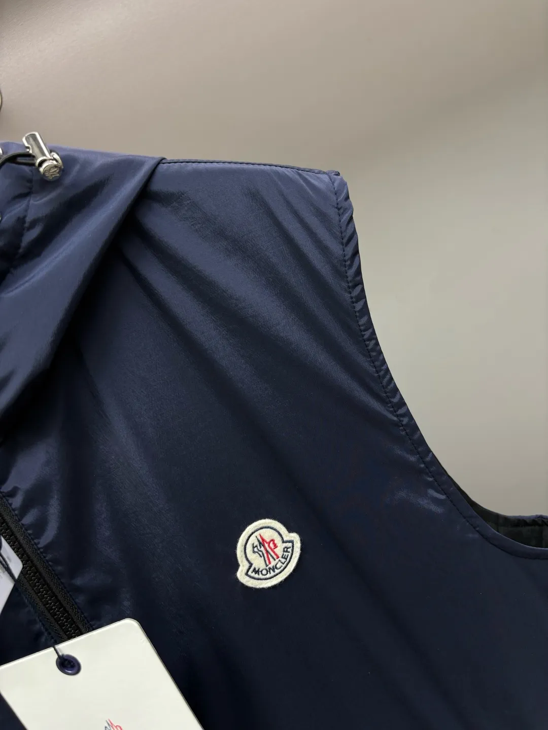 P490 Moncler Mouth New Letter Thin Cotton Vest Original Fabric Original Accessories Official Same Model Used Imported Polyester Fabric, Customized Same-tank Dyed Fabric Very Comfortable and Smooth to the Hand Very Wide and Stylish It Will Not Deform After Long-term Wear Produced by a First-line Brand Factory The Label Is Full and Textured The Latest Autumn and Winter Style Fashionable and Personalized Super Versatile and Good-looking One Very Suitable for Men and Women A Must-Have Style Color: Black Sapphire Blue Size: L-4XL