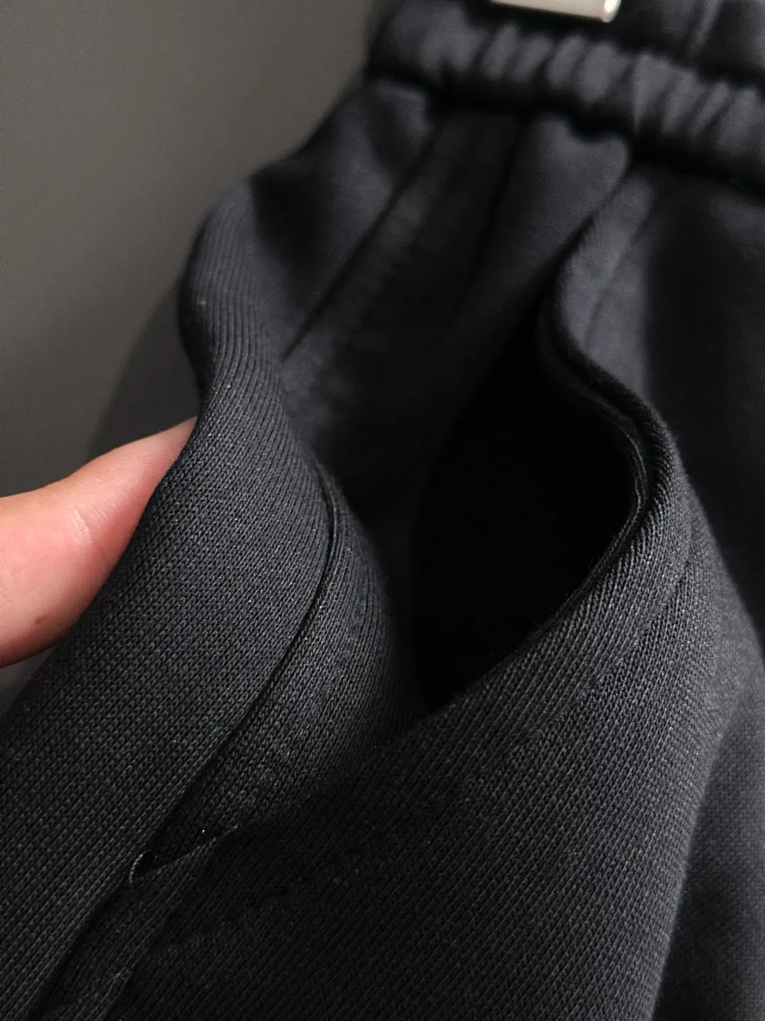 Shipped in 2-3 days P360 MONCLER/Mongolian Exclusive first release of 25ss autumn and winter new high-quality trousers Compare real-life details at will A perfect choice for autumn and winter. A must-have item. Sizes: M to 4XL (please state your height and weight when placing an order)