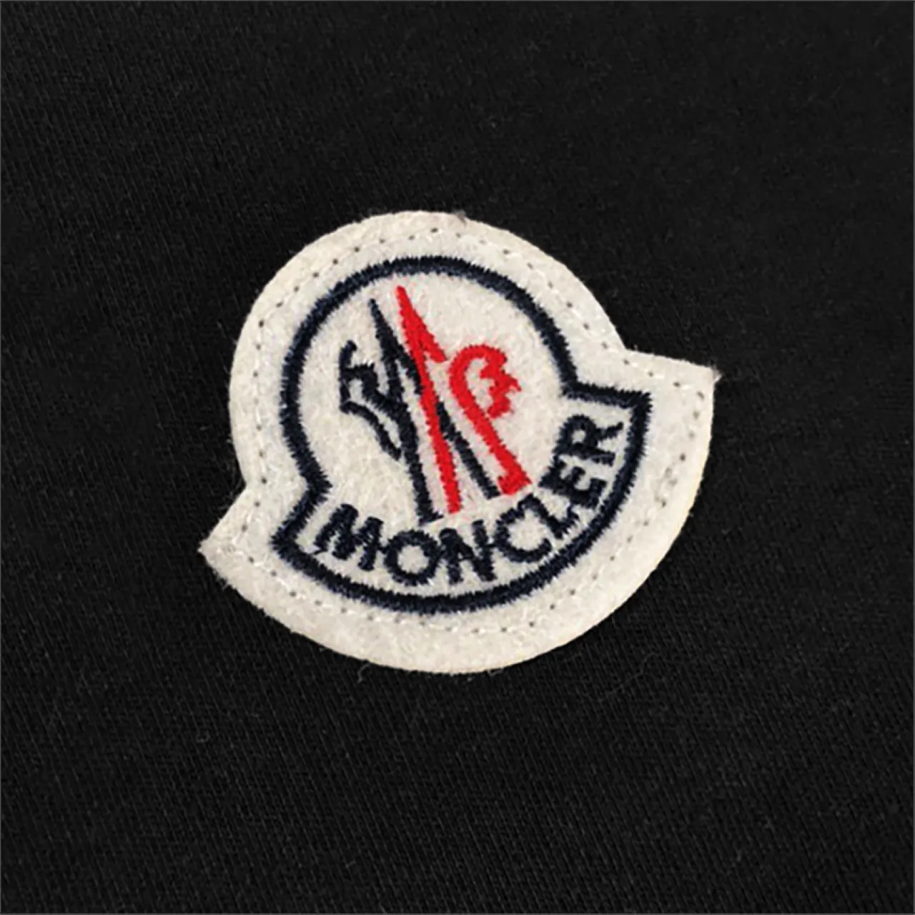 P270 Recommended with confidence, Moncler Mouth Cover 480g Velvet Printed Hooded Sweatshirt Australian velvet fabric is soft and comfortable, does not shrink, does not deform, does not pill) Original customized accessories Collar label Wash mark Hang tag Packaging (perfect details) Color White Black Size XS-L - Copy (20)