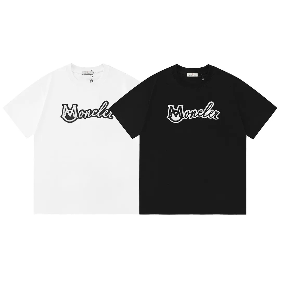 P150 Moncler 2026 official website new heavy industry slogan embroidered letter logo, same style for men and women, short-sleeved T-shirt ·Customized 300g 100% double yarn pure cotton fabric ·Dyeing 32 counts double-strand thread ·Collar label, hangtag, main mark and three labels complete Color: Black Size: XS S M L