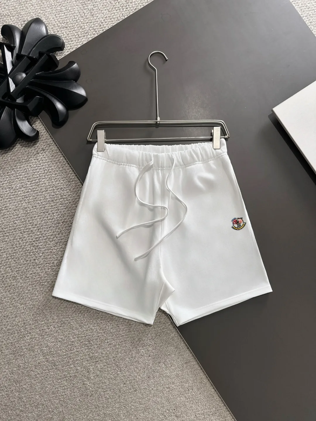 Next day shipping P460 MONCLER/Mongolian high quality 2025 spring and summer new casual heavy industry suit exclusively developed by yb! High quality production! Imported custom-made fabrics for foreign orders, with high breathability and comfort, impeccable details, brand element design concept, delicate and soft feel! It presents a casual cut and the upper body shape is great! On sale simultaneously on the official website! From a high-end men's positioning brand, the low-key luxury taste is irresistible! Exquisite workmanship and impeccable quality! The overall style is simple, fashionable and timeless, fully meeting the requirements of stylish and tasteful dressing! Size: S-XXL