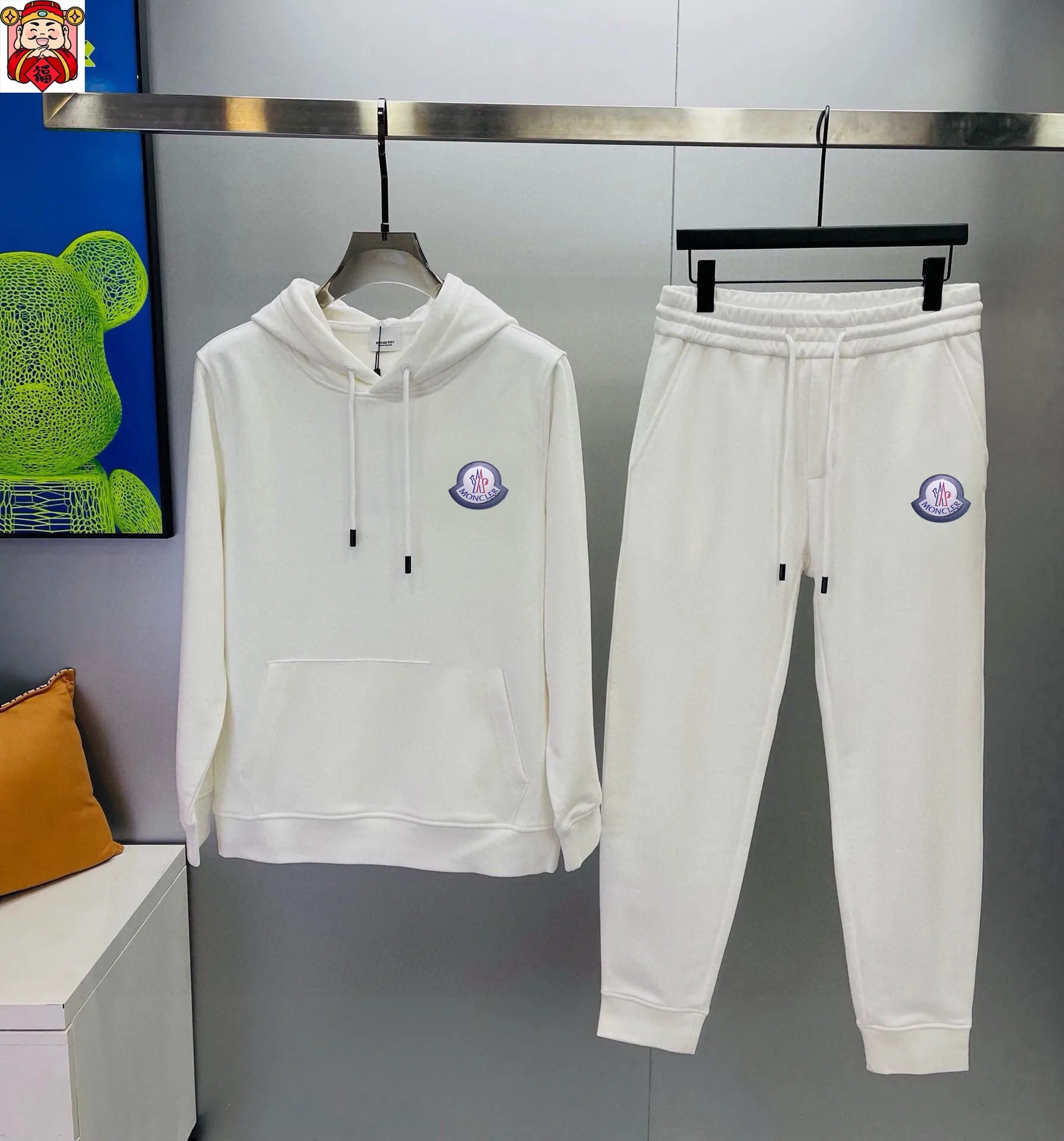 P380 💰 [MONCLER Mouth Covering] (Gospel for Fatty) hot-selling suit is coming. Focus on the original version of the official website. 2025 new hot-selling sweatshirt suit. The original order is hard to buy🇭🇰. It is the meticulous work of top designers for a fitting and perfect upper body effect. All-natural high-quality Roman cotton 100%, close-fitting comfort, noble and elegant! Original hardware embodies elegance and nobility! Counter size: M-5XL (maximum wear up to 220 pounds)