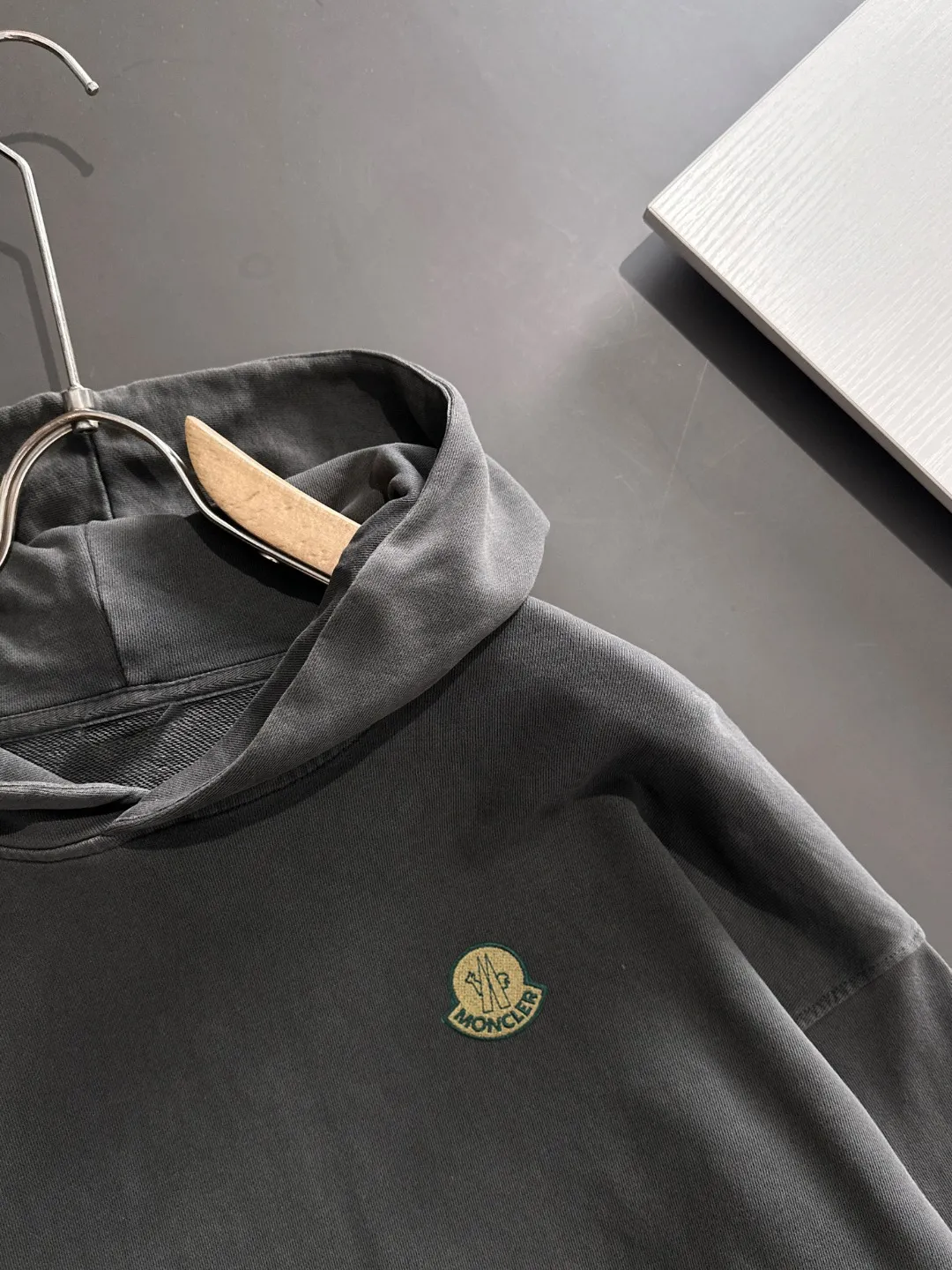 Next day shipping P720 MONCLER/Mongolian high quality 2025 autumn and winter new casual heavy industry suit exclusively developed by yb! High quality production! The top version of the trading company channel order, external orders for imported custom fabrics, high breathability and comfort, impeccable details, absolutely worth buying! This type of suit is also a must-have for lazy people. You don’t have to think about how to match it, you can just get it in one set! Brand element design concept, delicate and soft feel! It presents a casual cut and the upper body shape is great! On sale simultaneously on the official website! From a high-end men's positioning brand, the low-key luxury taste is irresistible! Exquisite workmanship and impeccable quality! The overall style is simple, fashionable and timeless, fully meeting the requirements of stylish and tasteful dressing! Sizes: S to XXL (or state your height and weight when placing an order)
