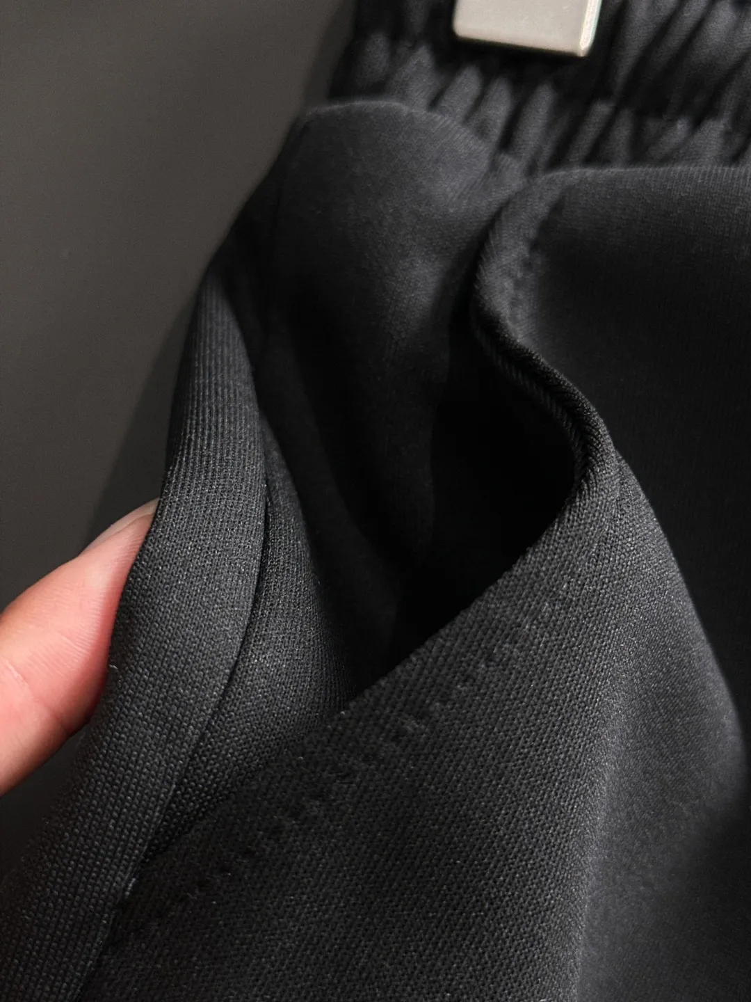 Next day shipment P360 MONCLER/Mongoose Exclusive first release of 25ss autumn and winter new high-quality trousers Compare real-life details at will A perfect choice for autumn and winter, a must-have item. Sizes: M to 3XL (please state your height and weight when placing an order)