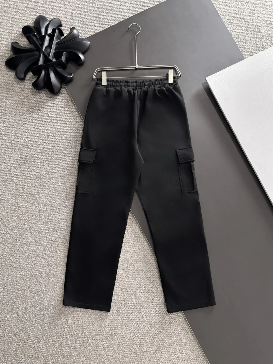 Next day shipment P360 MONCLER/Mongoose Exclusive first release of 25ss autumn and winter new high-quality trousers Compare real-life details at will A perfect choice for autumn and winter, a must-have item. Sizes: M to 3XL (please state your height and weight when placing an order)