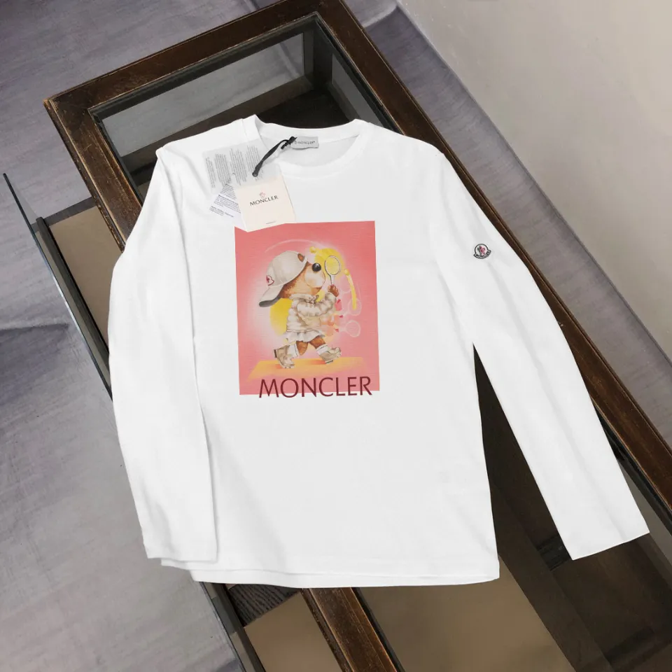 P180, a non-off-the-shelf model, you can trust it. Moncler printed long-sleeved T-shirt, 240g breathable cotton fabric, very soft and comfortable texture, does not shrink, does not deform, does not ball), can be worn alone as a base layer. Original customized accessories, collar label, care mark, hangtag, packaging (perfect details) Color: White Black Size: XS S M L