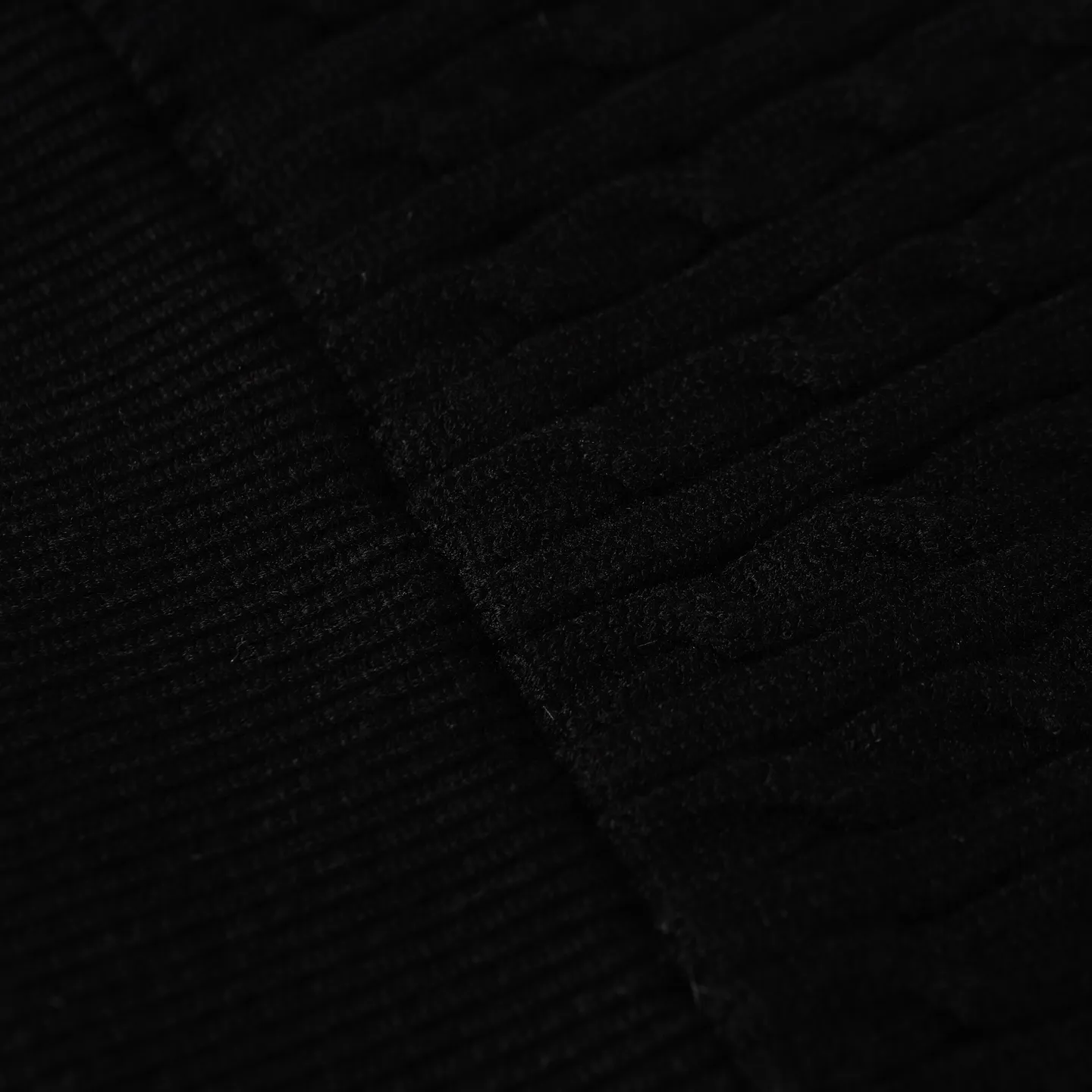 P640 Moncler｜Matched wool knitted down stand-collar down jacket 1️⃣Original Nfc anti-counterfeiting chip 2️⃣90 duck down, the most abundant on the market, never fake goose down and a series of misunderstandings 3️⃣ Fabric: 100% nylon; Lining: 100% nylon, one of the best on the market, everything is customized according to the original version. 4⃣️The electroplated hardware produced by the original processing factory is all customized by the original factory, and is not a replica of various types on the market. 5⃣️Produced by a same OEM factory, it has always been unambiguous in terms of quality. When shipped by a large factory, everyone understands the workmanship, QA and QC quality inspection. It is not comparable to small factories in the market.  Mouth-mounted down jackets, let’s not brag, there is almost no one that can do better than us! Make an original product with care, so that every customer has the confidence to introduce it to his customers: This is the top replica version in China. Good products do not need too many soft articles to set off, only junk products will boast: the original ZP uses thousands of words to impress consumers!  Size: 1 2 3 4 5 Color: Gray Black