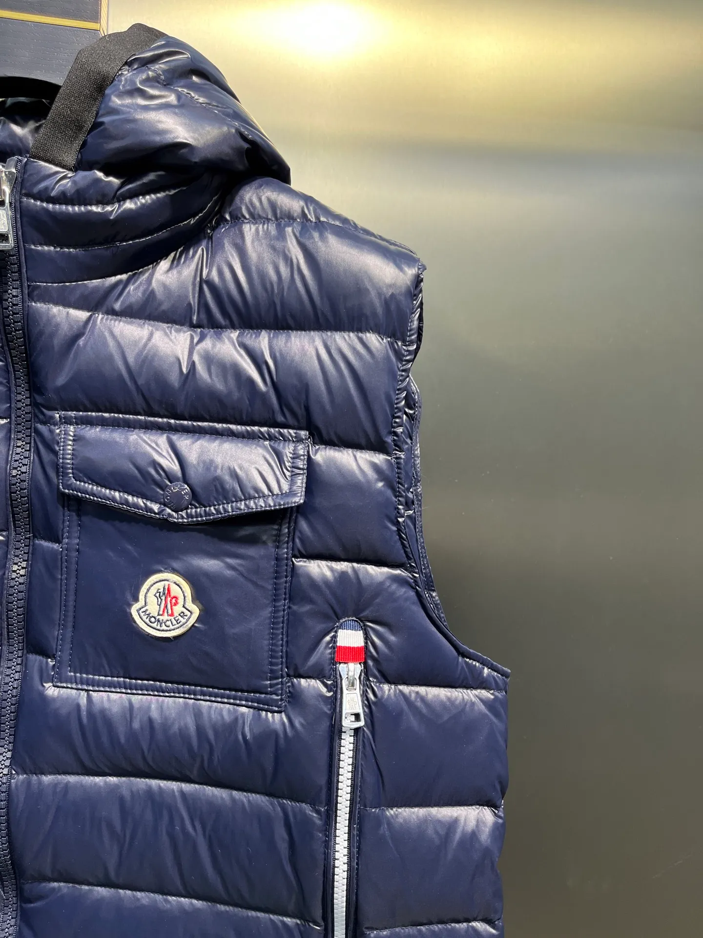 P700 Moncler🌟 2023 new autumn and winter Moncler black glossy thin hooded down vest 901 Color: Black Navy Size: 1 2 3 4 5