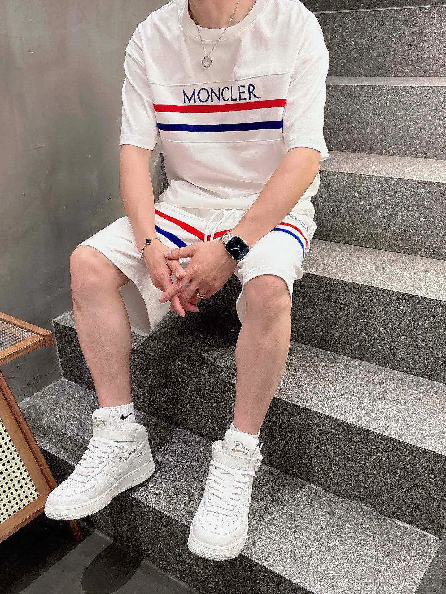 P560 Brand [MONCLER Mouth Covered] 2025 round neck short-sleeved shorts suit. The pure cotton fabric upper body will not be stuffy, the smooth and comfortable skin-friendly effect is more breathable, the fabric has its own texture, classic logo technology, a new interpretation from a unique angle, the first choice for fashion and versatility! Size: M-3XL (maximum wear: 190 pounds)