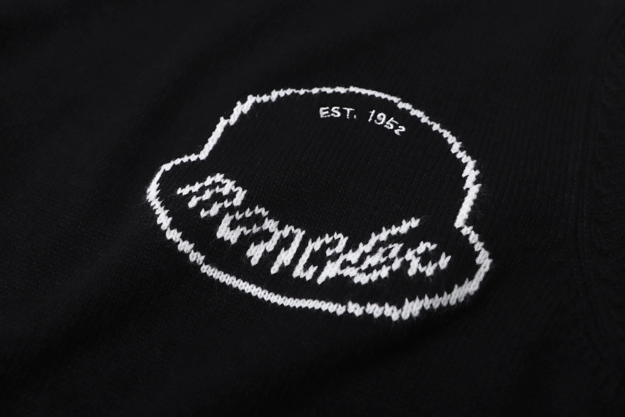 P430 White background] MONCLER/Mask embroidered logo round neck long-sleeved sweater [Ready stock] S M L