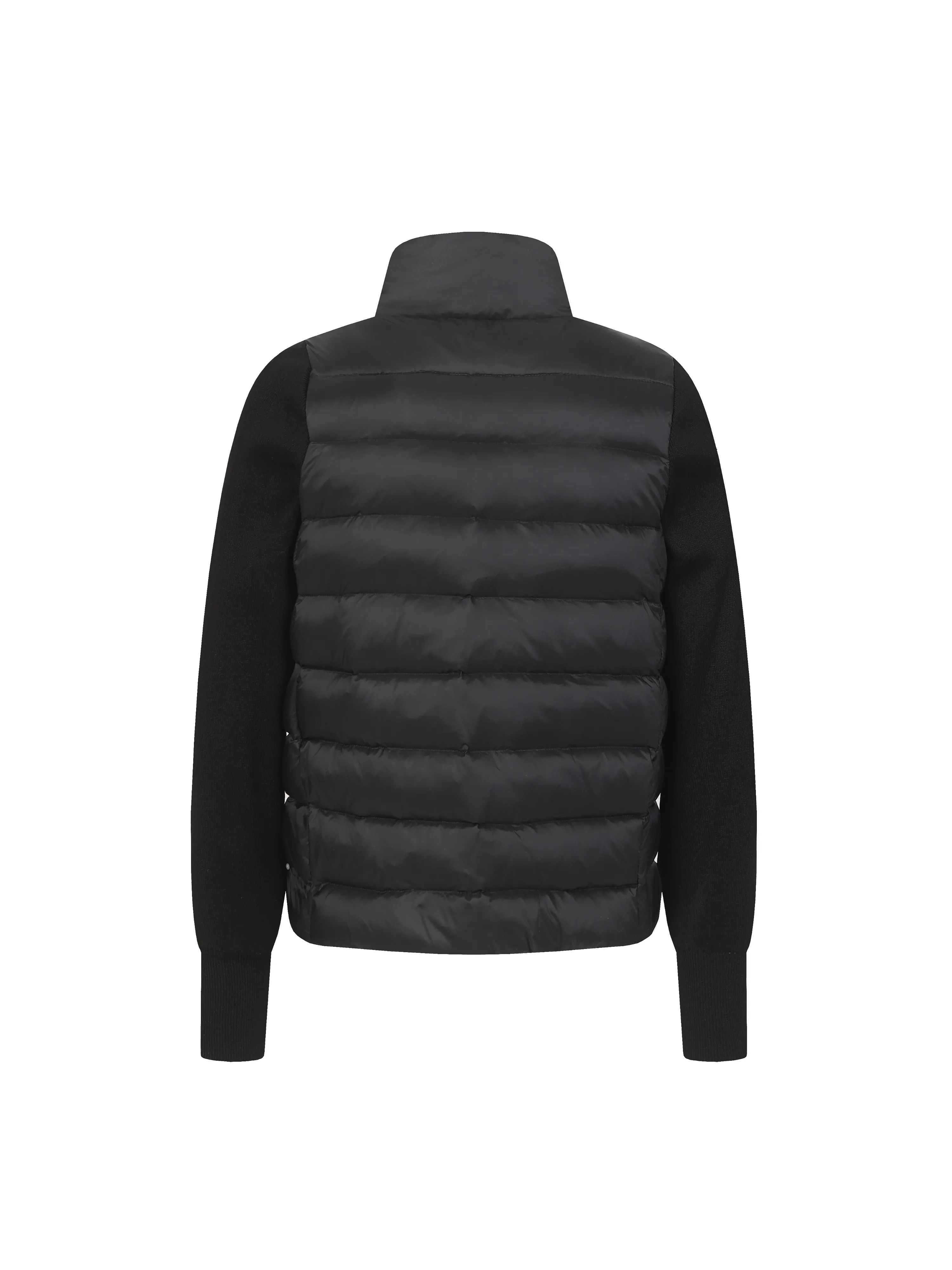 P560 Moncler｜Matched wool knitted down stand-collar down jacket 1️⃣Original Nfc anti-counterfeiting chip 2️⃣90 duck down, the most abundant on the market, never fake goose down and a series of misunderstandings 3️⃣ Fabric: 100% nylon; Lining: 100% nylon, one of the best on the market, everything is customized according to the original version. 4⃣️The electroplated hardware produced by the original processing factory is all customized by the original factory, and is not a replica of various types on the market. 5⃣️Produced by a same OEM factory, it has always been unambiguous in terms of quality. When shipped by a large factory, everyone understands the workmanship, QA and QC quality inspection. It is not comparable to small factories in the market.  Mouth-mounted down jackets, let’s not brag, there is almost no one that can do better than us! Make an original product with care, so that every customer has the confidence to introduce it to his customers: This is the top replica version in China. Good products do not need too many soft articles to set off, only junk products will boast: the original ZP uses thousands of words to impress consumers!  Size: S M L Color: White Black