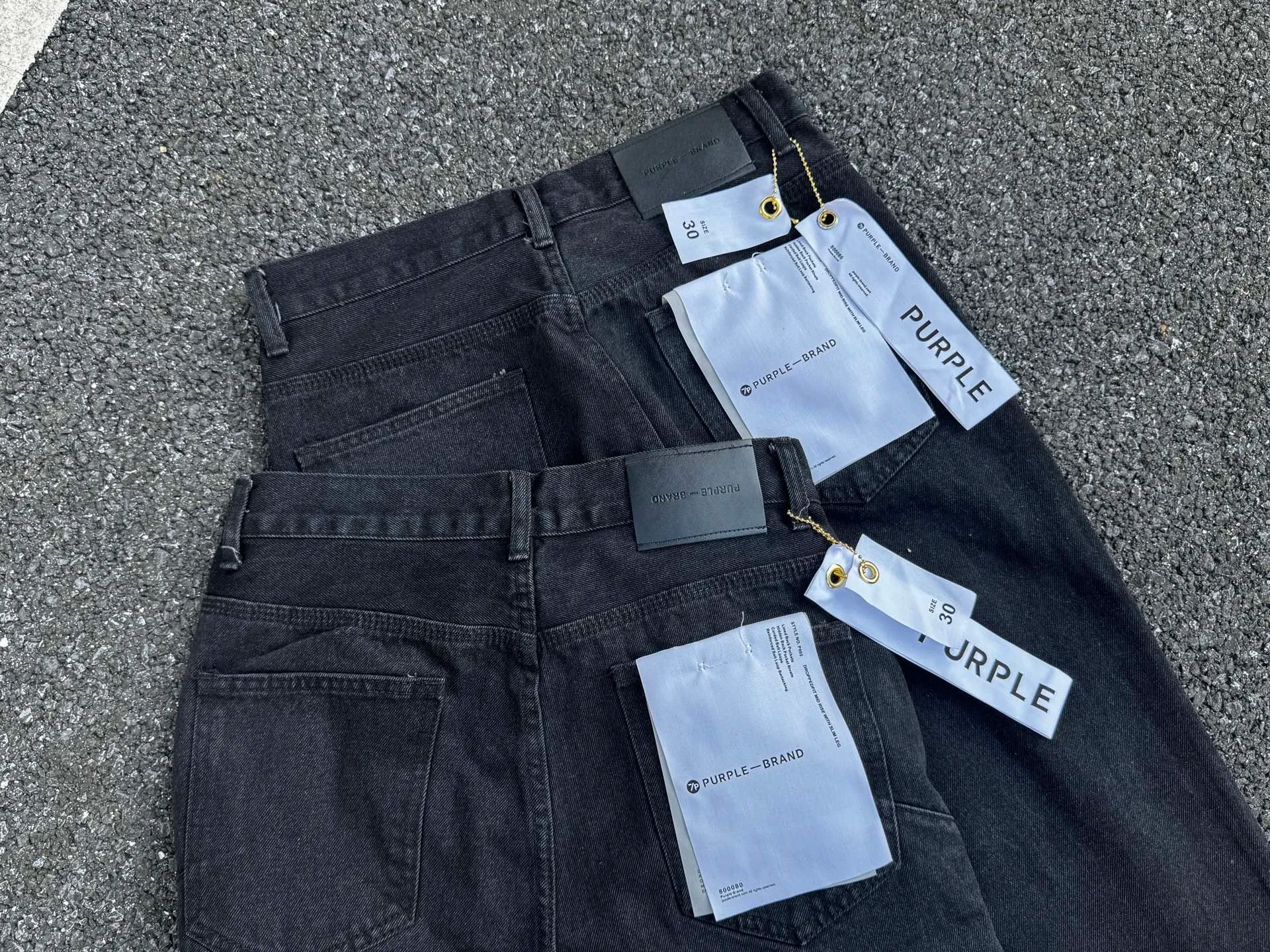 🅿️260 PU6 (the back pocket label will not be returned or exchanged once it is removed) Top foreign trade order Purple Brand hot diamond pattern micro-flare jeans, same style for men and women. Accessories: complete accessories, all in original packaging, two tags and two labels on the back pocket, distinguishing the low-end version on the outside, hardware and big buckles are aligned, authentic original with logo, aluminum alloy buckle, authentic printing inside the jeans pocket, every detail is a hit with any version on the market Fabric: Genuine pattern-making and authentic custom-made imported fabrics using unique washing and dyeing methods, and individually hand-painted - hand-painted ripped micro-elastic jeans Size: 28 30 32 34 36
