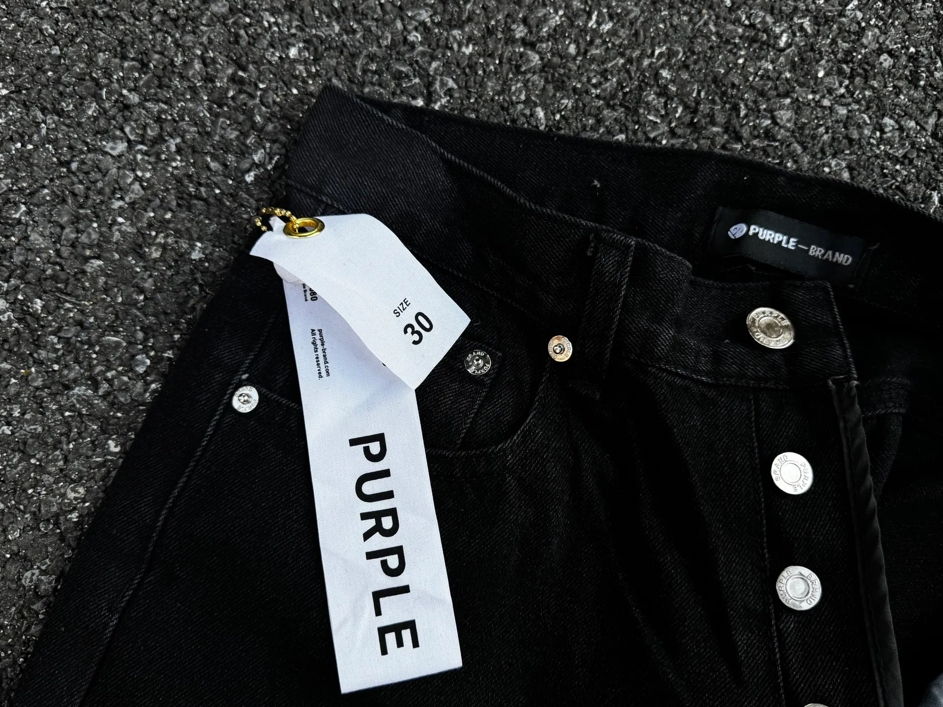 🅿️260 PU6 (the back pocket label will not be returned or exchanged once it is removed) Top foreign trade order Purple Brand hot diamond pattern micro-flare jeans, same style for men and women. Accessories: complete accessories, all in original packaging, two tags and two labels on the back pocket, distinguishing the low-end version on the outside, hardware and big buckles are aligned, authentic original with logo, aluminum alloy buckle, authentic printing inside the jeans pocket, every detail is a hit with any version on the market Fabric: Genuine pattern-making and authentic custom-made imported fabrics using unique washing and dyeing methods, and individually hand-painted - hand-painted ripped micro-elastic jeans Size: 28 30 32 34 36