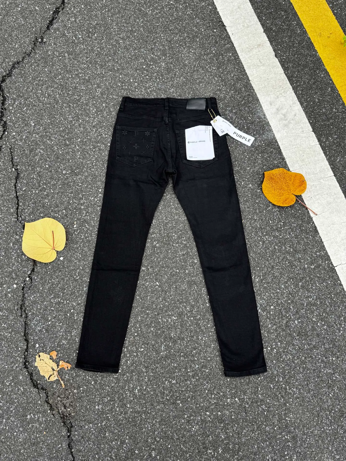 🅿️230 PU3-2 black (the back pocket label will not be returned or exchanged once it is removed) Top foreign trade order Purple Brand hole-splashed paint stretch skinny jeans, same style for men and women. Accessories: complete accessories, all in original packaging, two tags and two labels on the back pocket, distinguishing the low-end version on the outside, hardware and buckles are aligned, authentic original with logo, aluminum alloy buckle, authentic printing on the inside of the jeans pocket, every detail distinguishes any version on the market Fabric: Genuine pattern-making and authentic custom-made imported fabrics using unique washing and dyeing methods, and individually hand-painted - hand-painted ripped micro-elastic jeans Size: 28 30 32 34 36