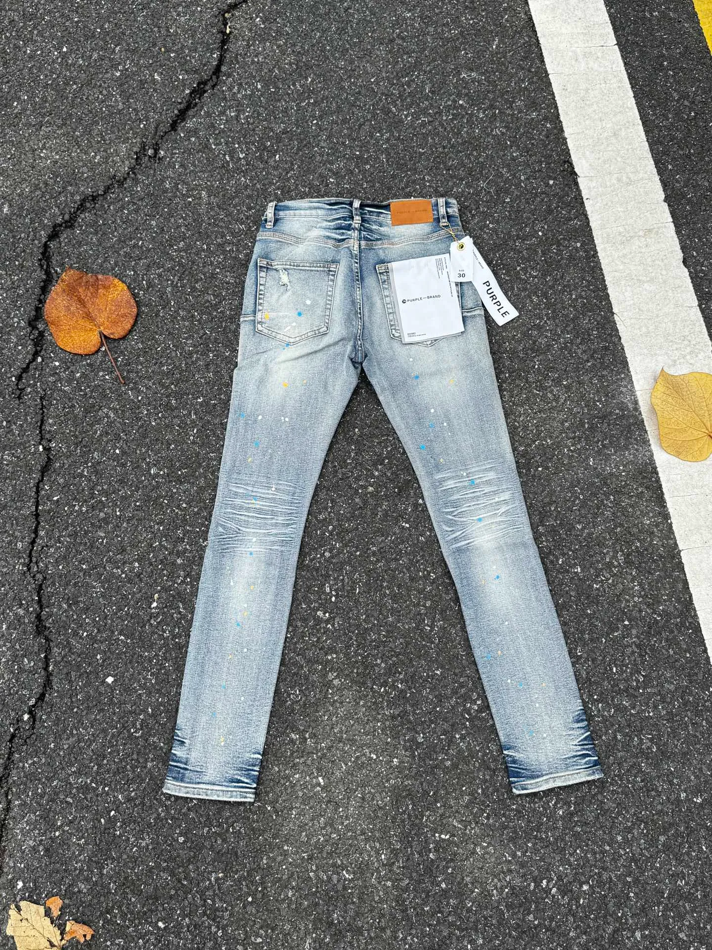 🅿️260 PU2 (the back pocket label will not be returned or exchanged once it is removed) Top foreign trade order Purple Brand ripped ink paint stretch skinny jeans, same style for men and women. Accessories: complete accessories, all in original packaging, two tags and two labels on the back pocket, distinguishing the low-end version on the outside, hardware and buckles are aligned, authentic original version with logo, aluminum alloy buckle, authentic printing inside the jeans pocket, every detail beats any version on the market Fabric: Genuine pattern-making and authentic custom-made imported fabrics using unique washing and dyeing methods, and individually hand-painted - hand-painted ripped micro-elastic jeans Size: 28 30 32 34 36