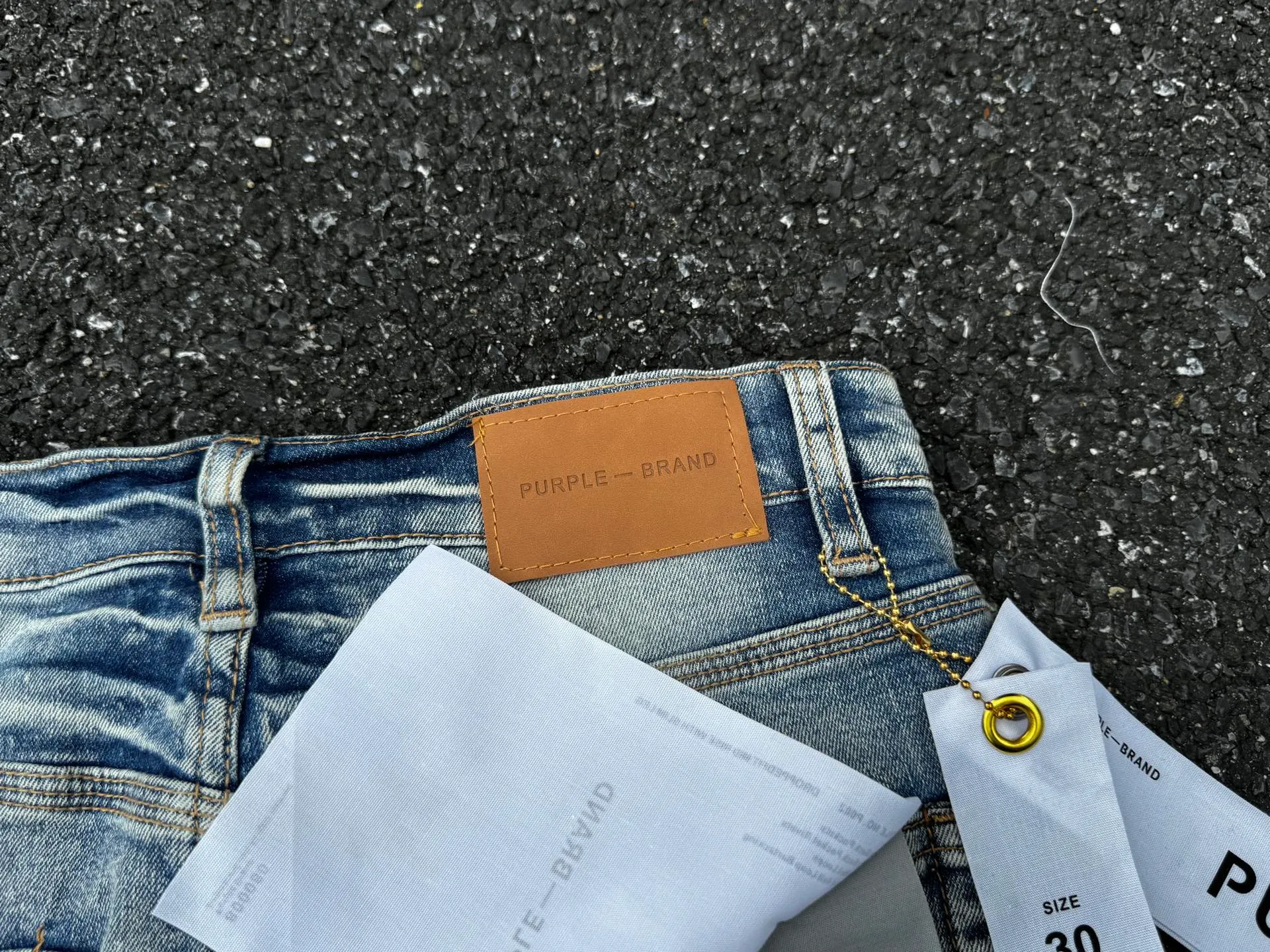 🅿️260 PU2 (the back pocket label will not be returned or exchanged once it is removed) Top foreign trade order Purple Brand ripped ink paint stretch skinny jeans, same style for men and women. Accessories: complete accessories, all in original packaging, two tags and two labels on the back pocket, distinguishing the low-end version on the outside, hardware and buckles are aligned, authentic original version with logo, aluminum alloy buckle, authentic printing inside the jeans pocket, every detail beats any version on the market Fabric: Genuine pattern-making and authentic custom-made imported fabrics using unique washing and dyeing methods, and individually hand-painted - hand-painted ripped micro-elastic jeans Size: 28 30 32 34 36