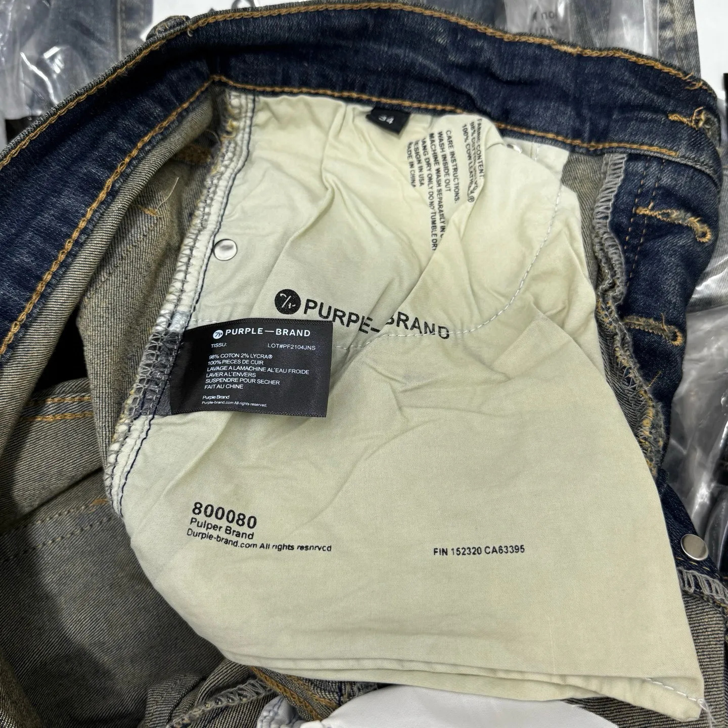 🅿️260 PU1 (the back pocket label will not be returned or exchanged once it is removed) Top foreign trade order Purple Brand ripped stretch skinny jeans, same style for men and women. Accessories: complete accessories, all in original packaging, two tags and two labels on the back pocket, distinguishing the low-end version on the outside, hardware and buckles are aligned, authentic original with logo, aluminum alloy buckle, authentic printing inside the jeans pocket, every detail is a hit with any version on the market Fabric: Genuine pattern-making and authentic custom-made imported fabrics using unique washing and dyeing methods, and individually hand-painted - hand-painted ripped micro-elastic jeans Size: 28 30 32 34 36