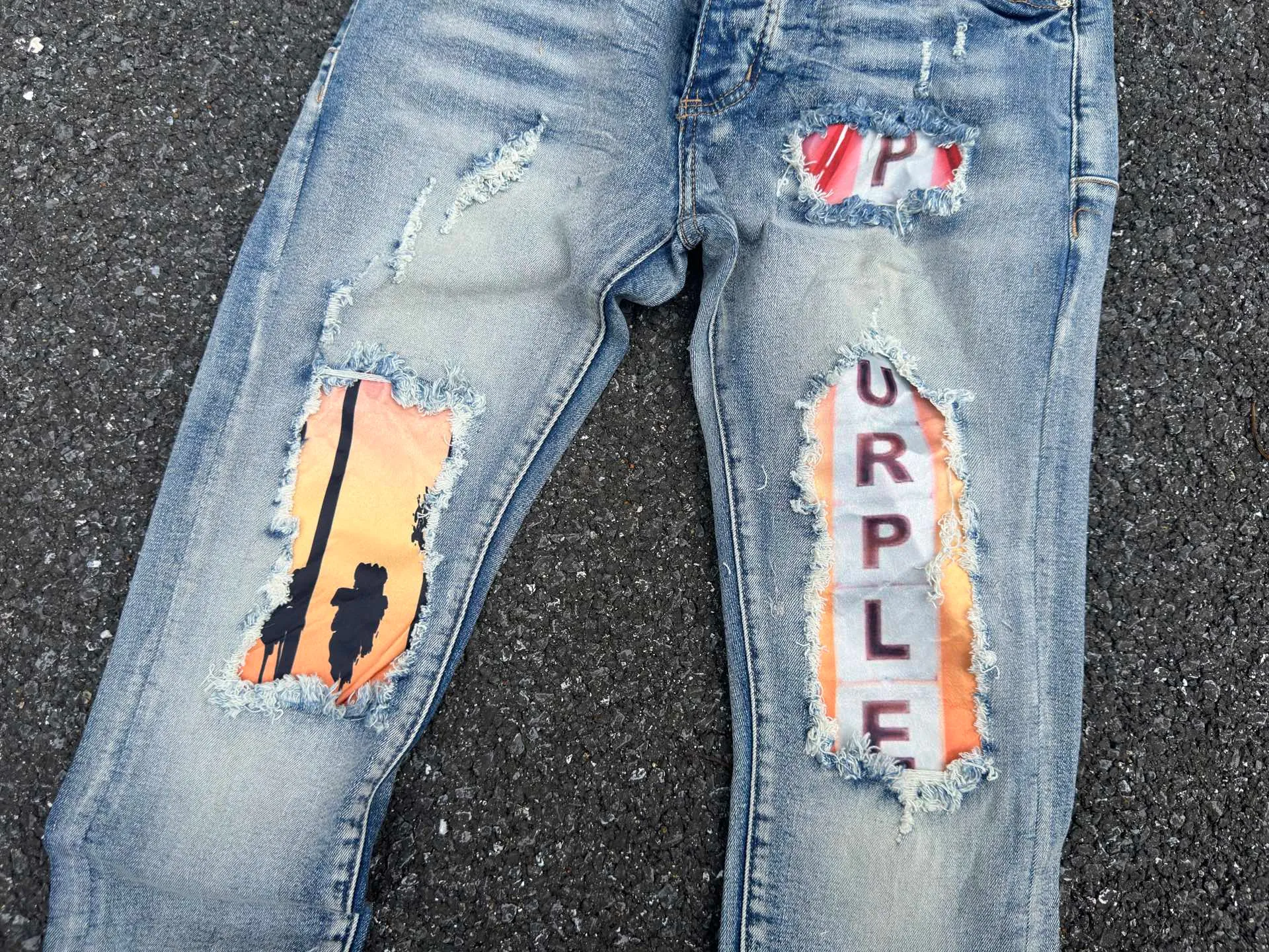 🅿️260 PU5 (the back pocket label will not be returned or exchanged once it is removed) Top foreign trade order Purple Brand hole printed stretch skinny jeans, same style for men and women. Accessories: complete accessories, all in original packaging, two tags and two labels on the back pocket, distinguishing the low-end version on the outside, hardware and buckles are aligned, authentic original with logo, aluminum alloy buckle, genuine printing inside the jeans pocket, every detail distinguishes any version on the market Fabric: Genuine pattern-making and standard genuine custom-made imported fabrics adopt unique washing and dyeing methods, and are individually hand-painted - hand-painted to make ripped micro-elastic jeans Color: black blue Code number: 28 30 32 34 36