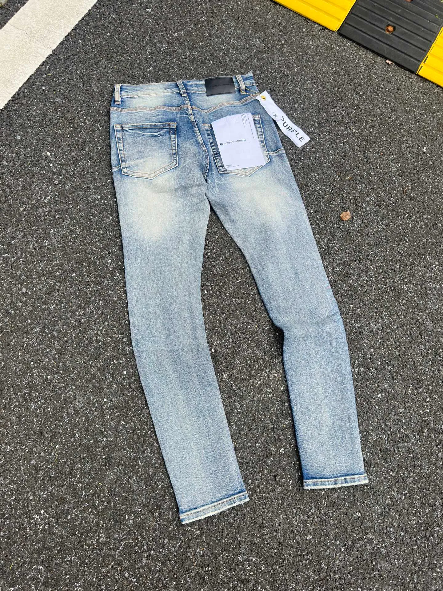 🅿️260 PU5 (the back pocket label will not be returned or exchanged once it is removed) Top foreign trade order Purple Brand hole printed stretch skinny jeans, same style for men and women. Accessories: complete accessories, all in original packaging, two tags and two labels on the back pocket, distinguishing the low-end version on the outside, hardware and buckles are aligned, authentic original with logo, aluminum alloy buckle, genuine printing inside the jeans pocket, every detail distinguishes any version on the market Fabric: Genuine pattern-making and standard genuine custom-made imported fabrics adopt unique washing and dyeing methods, and are individually hand-painted - hand-painted to make ripped micro-elastic jeans Color: black blue Code number: 28 30 32 34 36