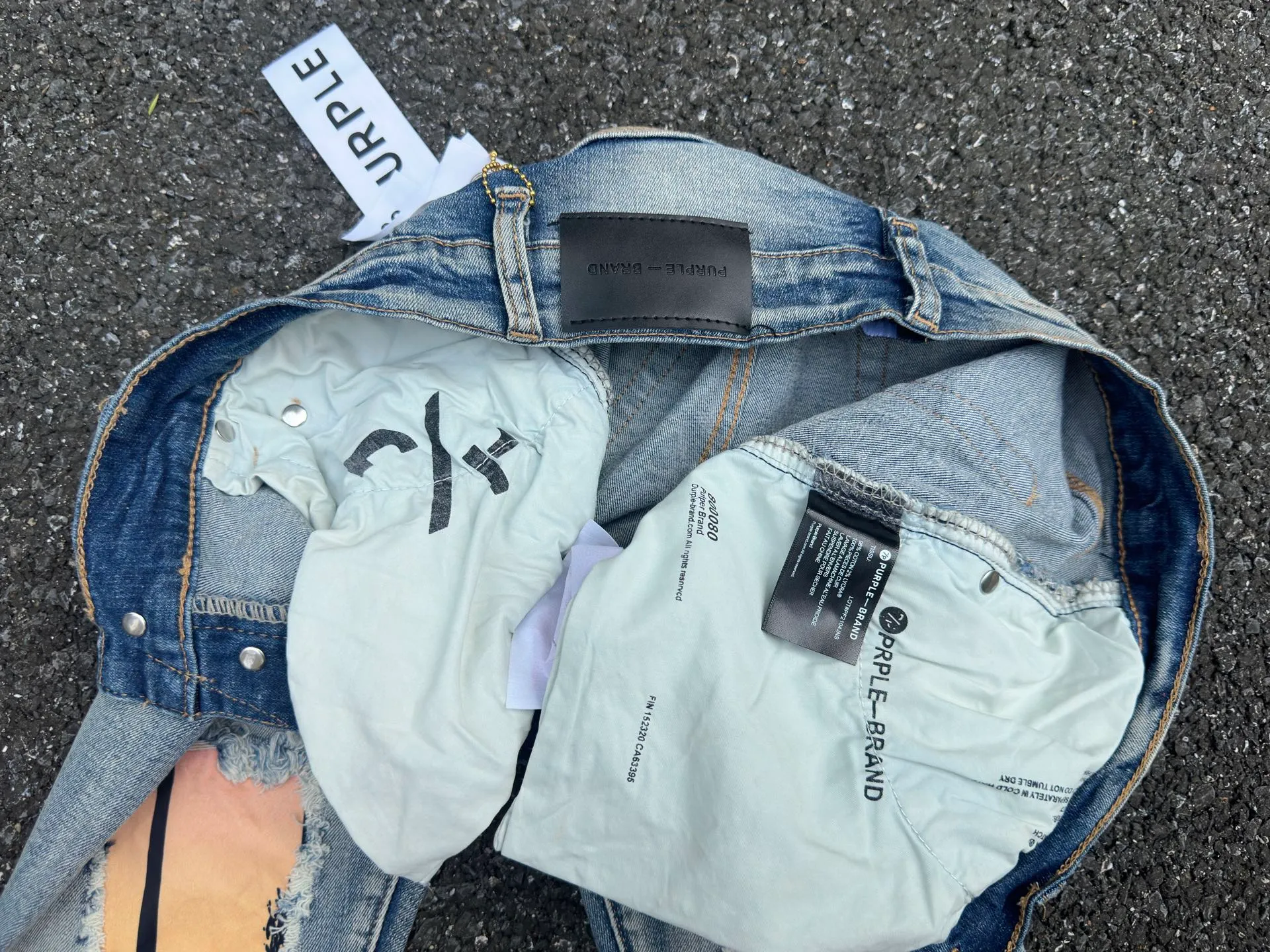 🅿️260 PU5 (the back pocket label will not be returned or exchanged once it is removed) Top foreign trade order Purple Brand hole printed stretch skinny jeans, same style for men and women. Accessories: complete accessories, all in original packaging, two tags and two labels on the back pocket, distinguishing the low-end version on the outside, hardware and buckles are aligned, authentic original with logo, aluminum alloy buckle, genuine printing inside the jeans pocket, every detail distinguishes any version on the market Fabric: Genuine pattern-making and standard genuine custom-made imported fabrics adopt unique washing and dyeing methods, and are individually hand-painted - hand-painted to make ripped micro-elastic jeans Color: black blue Code number: 28 30 32 34 36