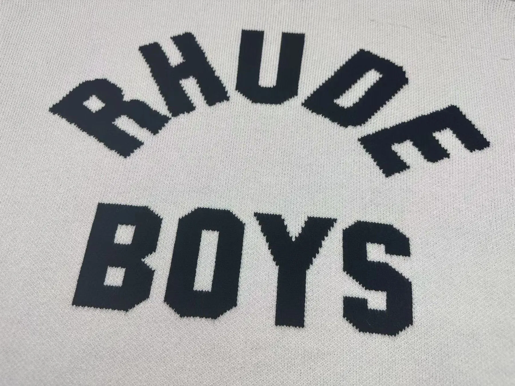 P240 Rhude new simple white printed letter splicing round neck pullover long-sleeved sweater Color: black and white Size: M L XL XXL