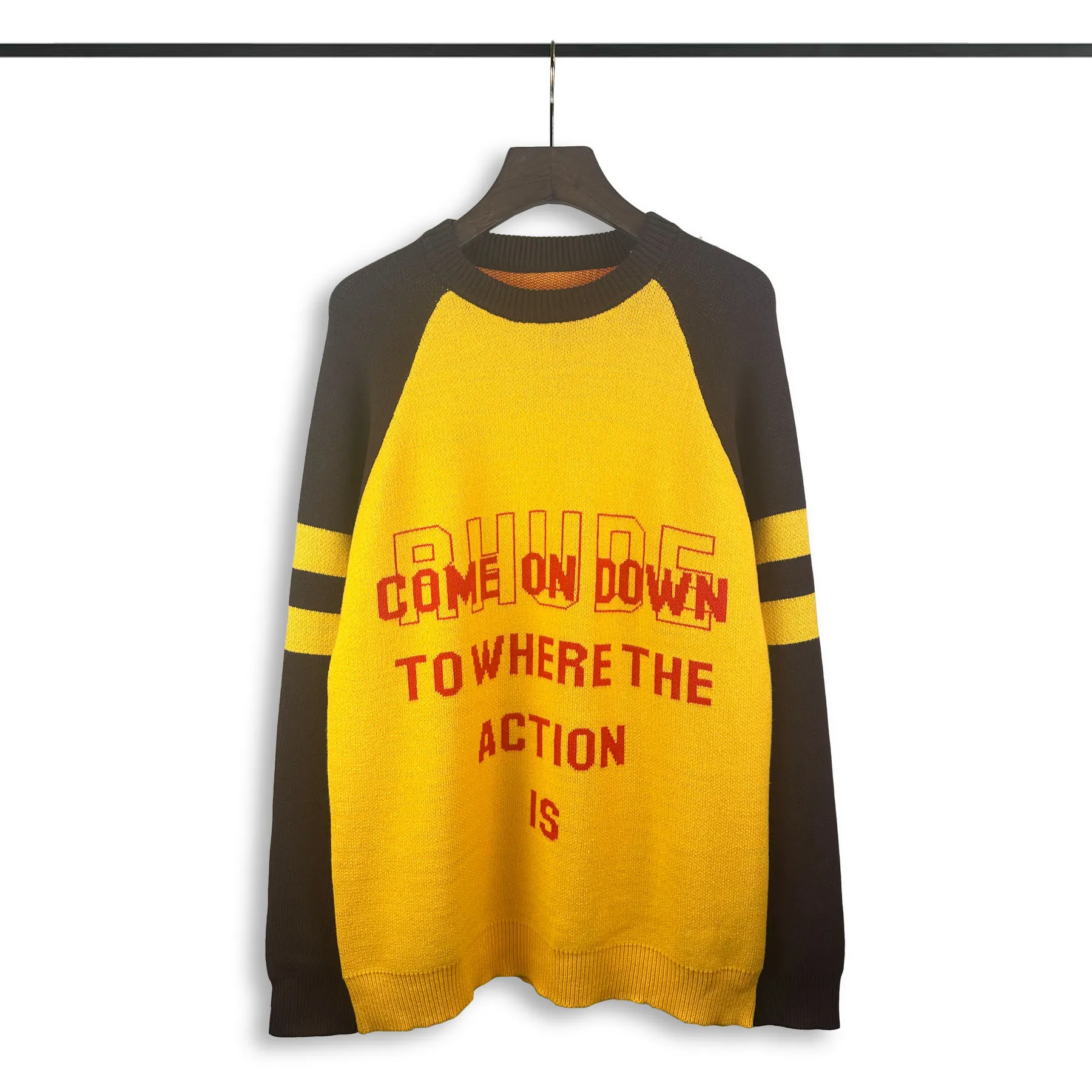 P240 Rhude new raglan sleeves contrasting printed letter crew neck sweater Color: yellow and black Size: M L XL XXL