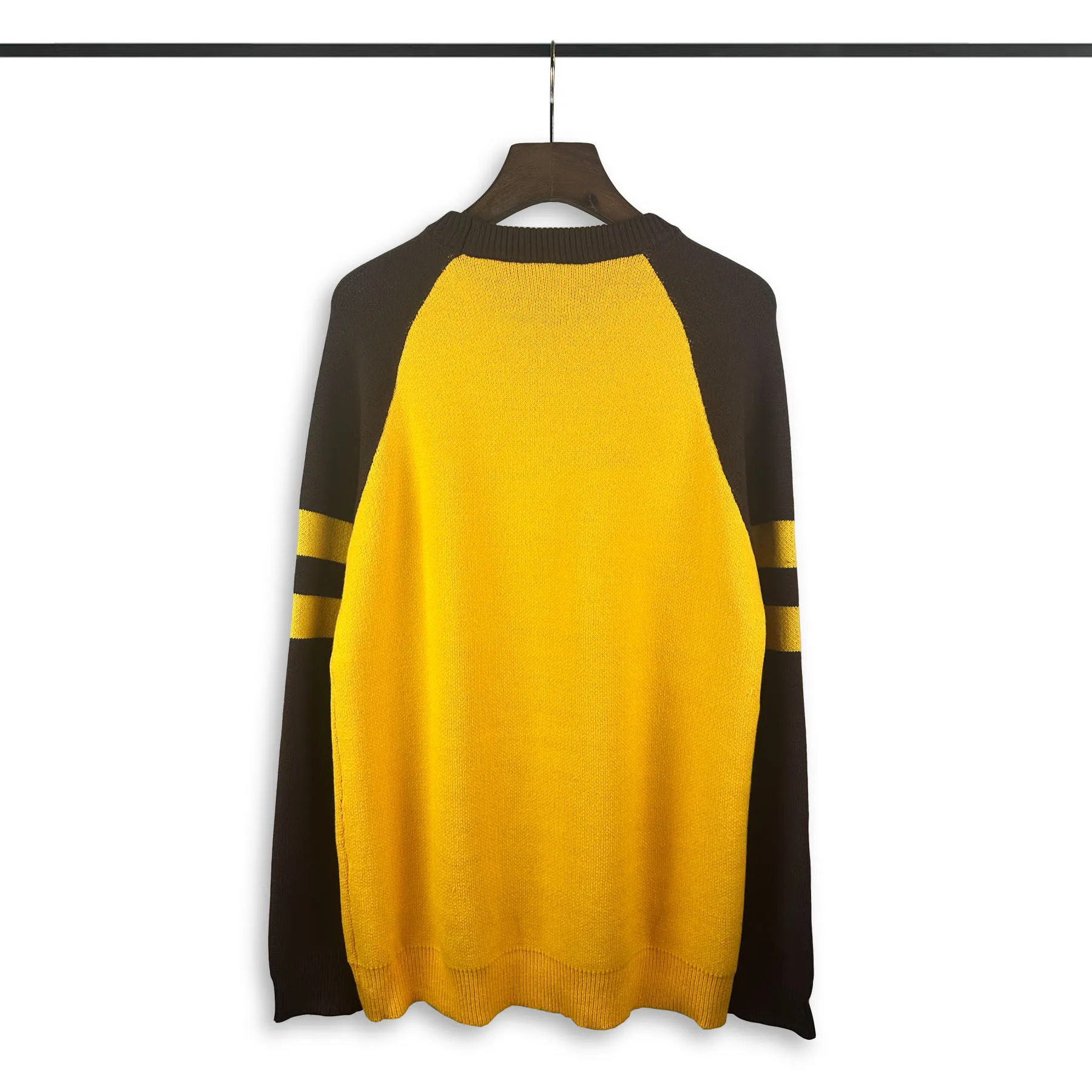 P240 Rhude new raglan sleeves contrasting printed letter crew neck sweater Color: yellow and black Size: M L XL XXL