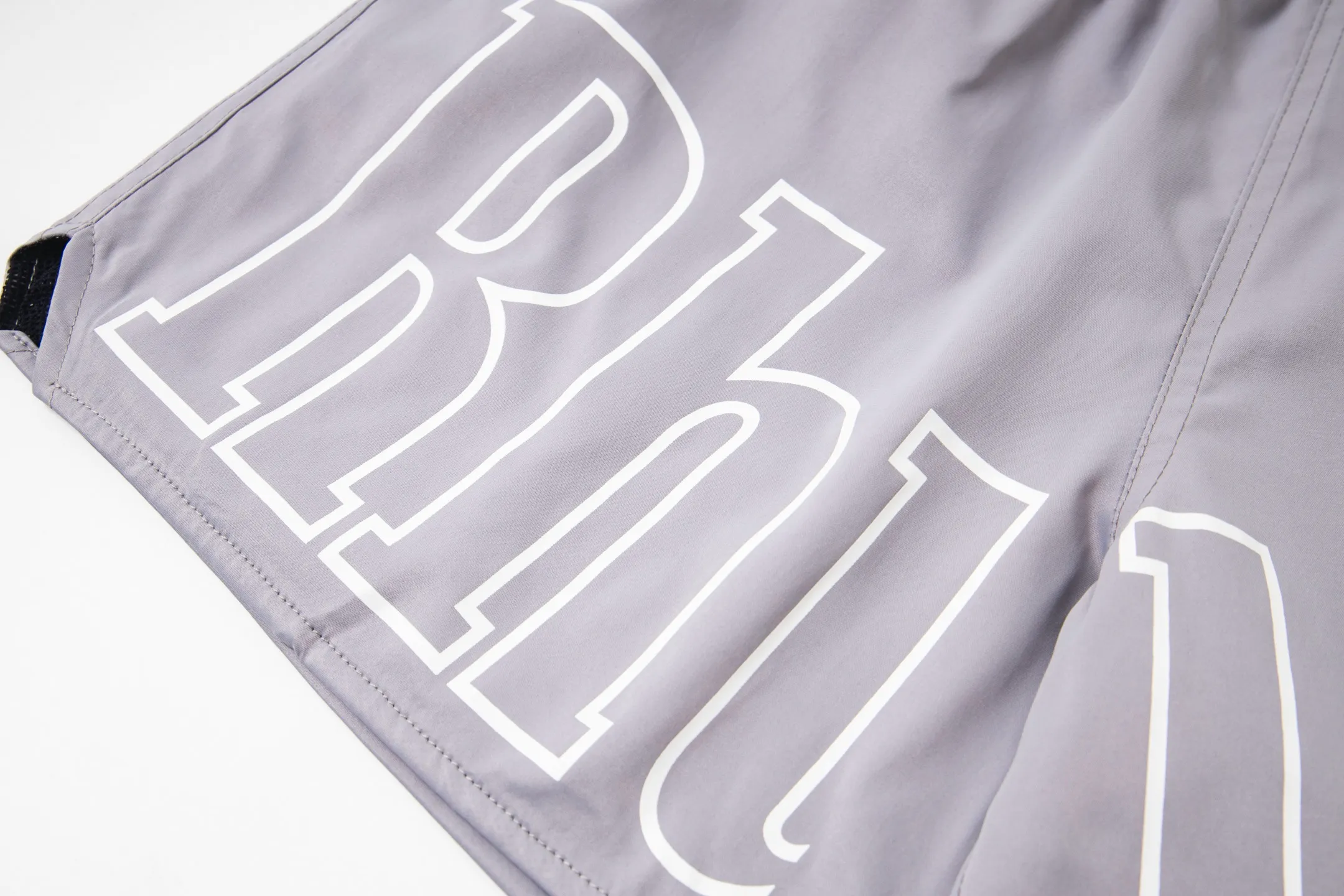 809#P150 Rhude American trendy brand quick-drying beach pants elastic waist shorts letter printed trendy lining mesh men's loose sports pants Color: Black Gray Green Blue Fabric: 150g nylon 100% polyester Size: S M L XL