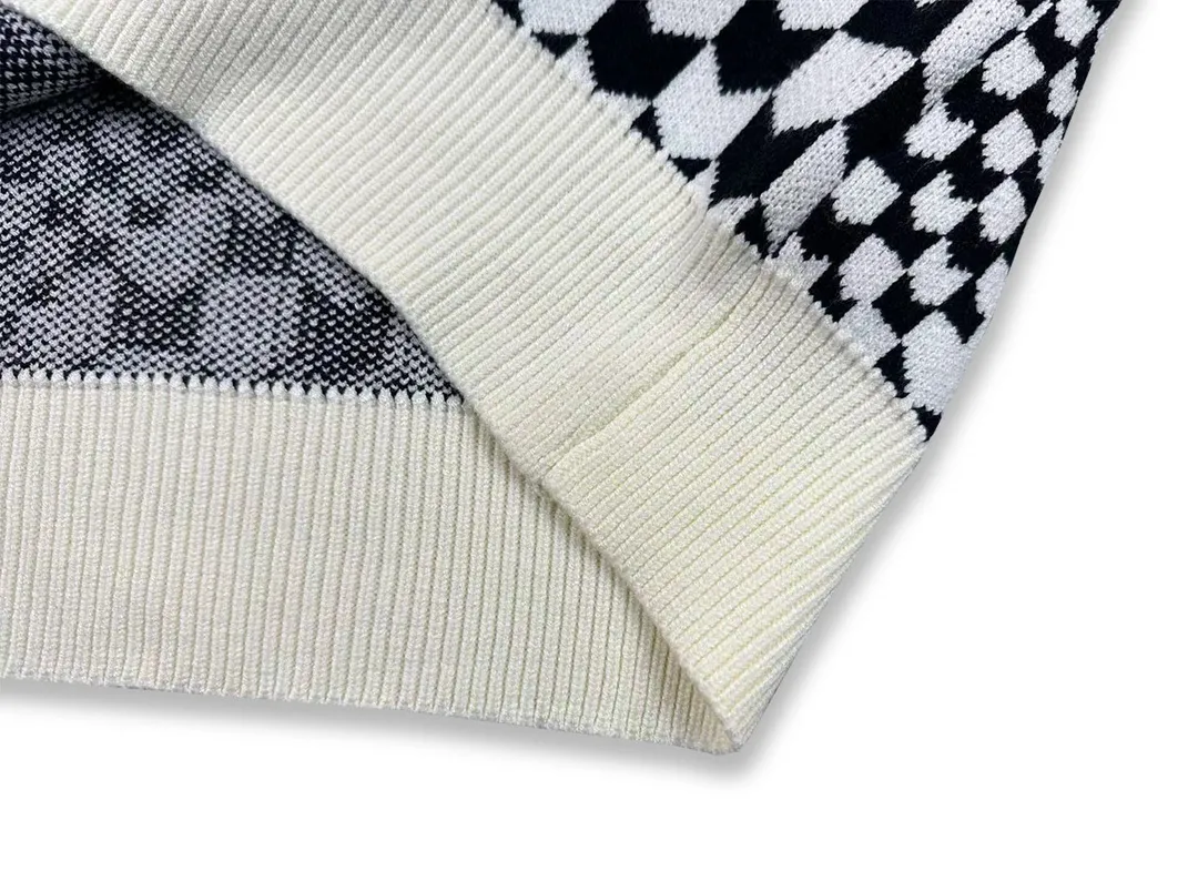 P250 Rhude new all-over black and white small plaid jacquard sweater Size: M L XL XXL