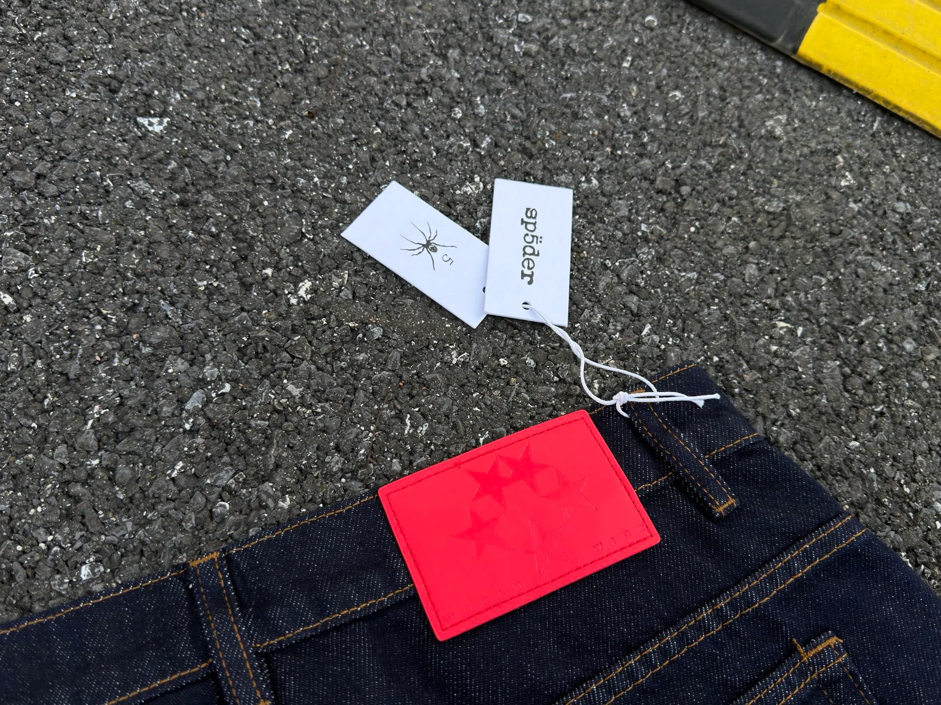 P210 (original outdoor picture direct) top version Sp10der street fashion brand printed washed and distressed casual jeans for men and women, same style. Size: 28 30 32 34 36
