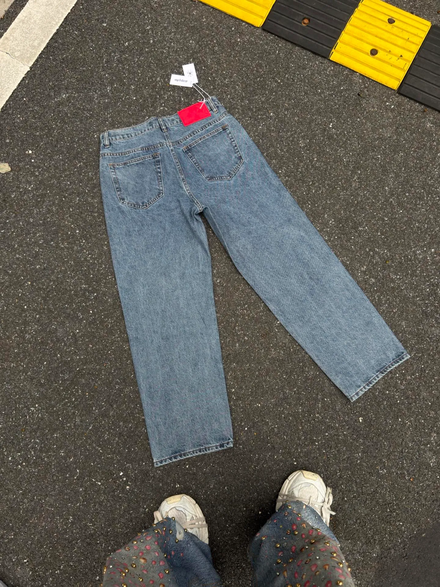 P210 (original outdoor picture direct) top version Sp10der street fashion brand printed washed and distressed casual jeans for men and women, same style. Size: 28 30 32 34 36