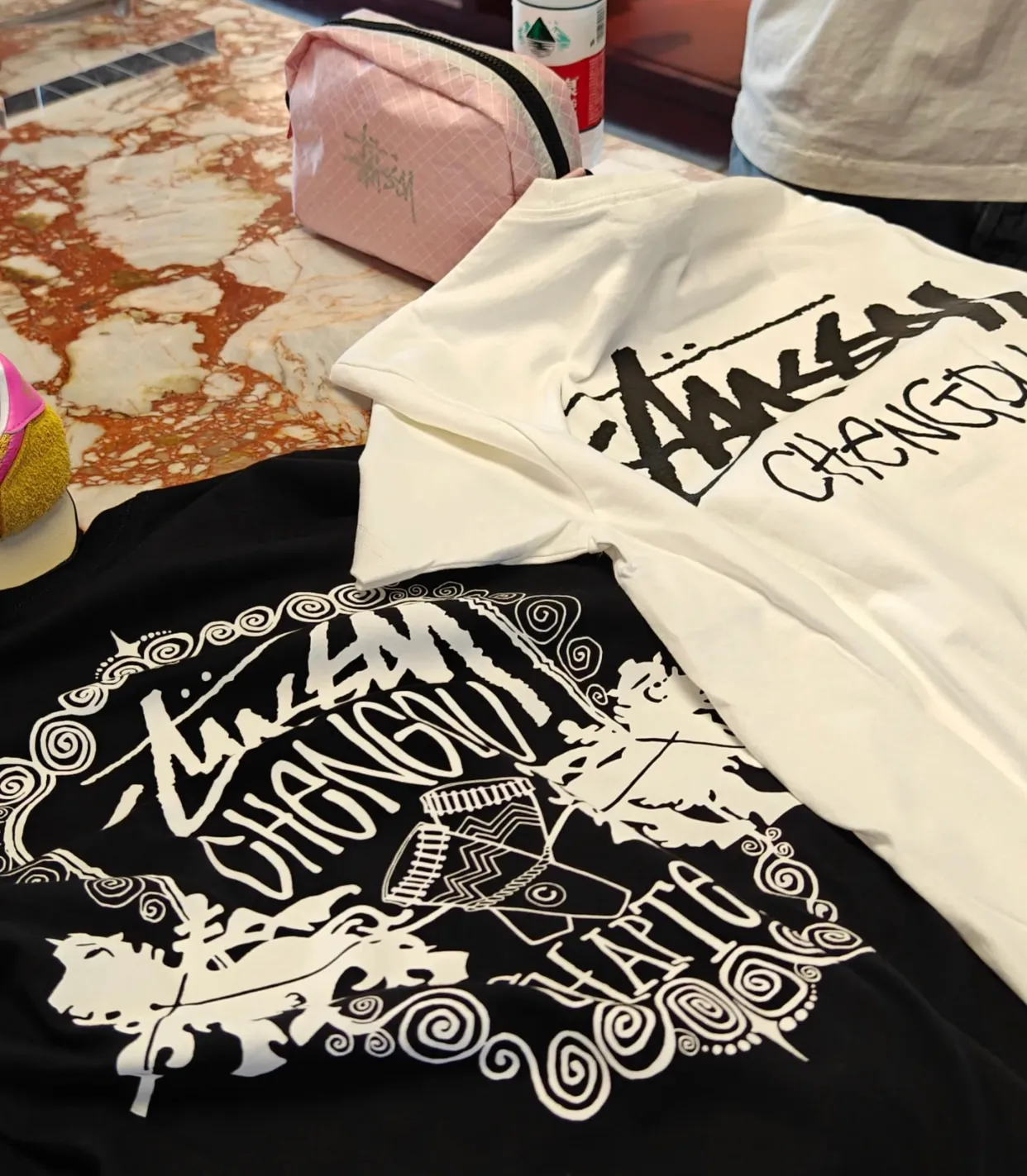 Lion T-shirt STUSSY 24FW CHENGDU CHAPTER TEE Chengdu limited short-sleeved Tee black and white S-XL