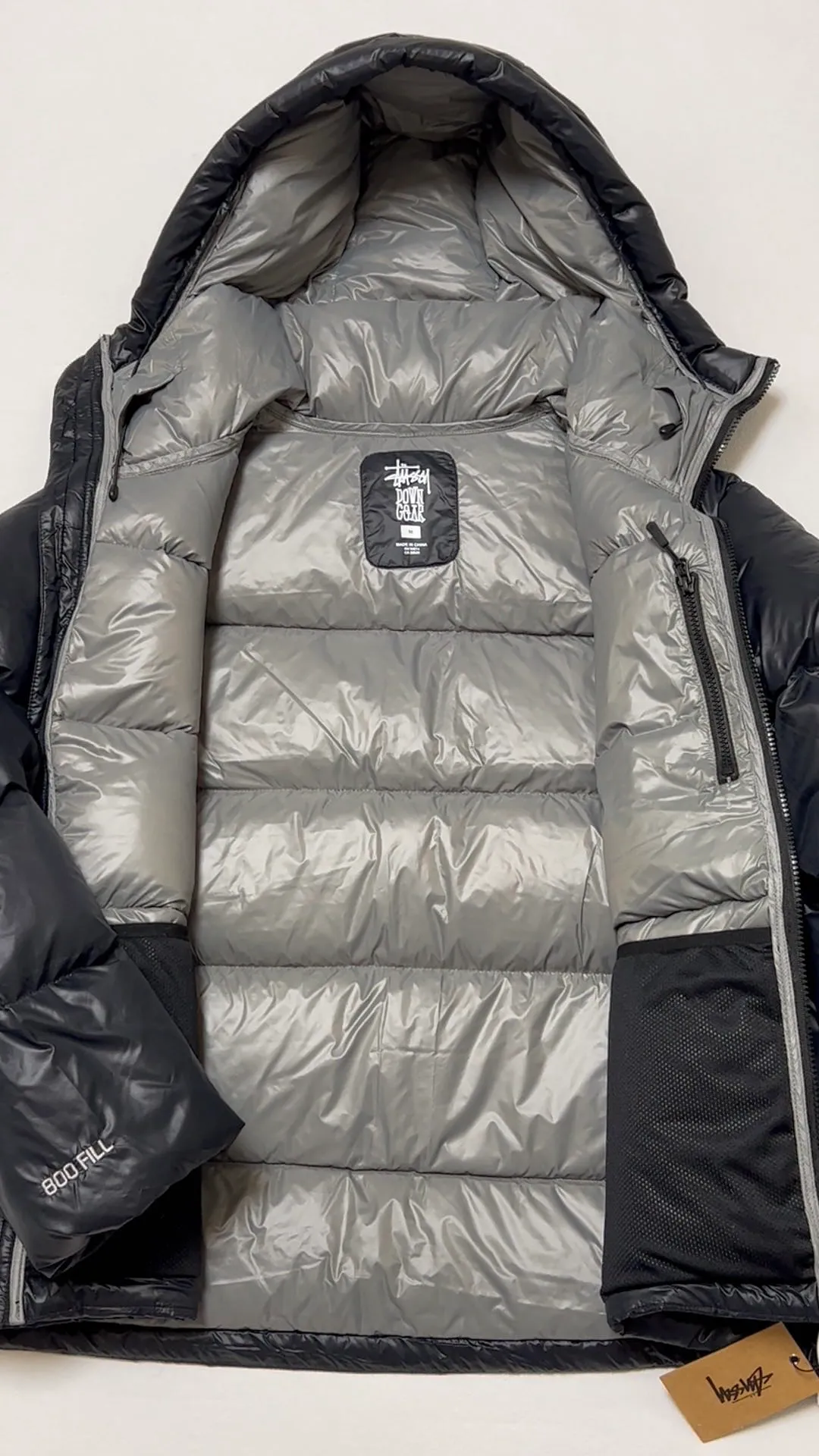 Stussy/Stussy 22Fw classic letter hooded down jacket, black, gray, black and pink, S-XL, filled with national standard 90 velvet/average 450g of velvet. It has a Michelin effect when you put it on. 800 puffs, fluffy and warm, full and light.