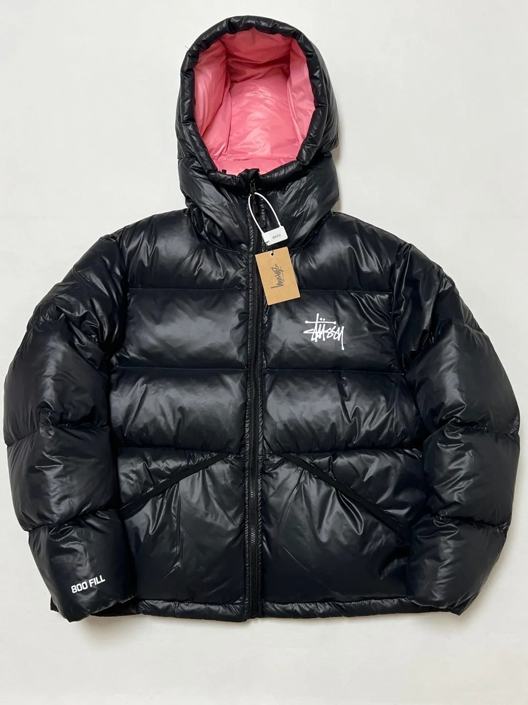 Stussy/Stussy 22Fw classic letter hooded down jacket, black, gray, black and pink, S-XL, filled with national standard 90 velvet/average 450g of velvet. It has a Michelin effect when you put it on. 800 puffs, fluffy and warm, full and light.