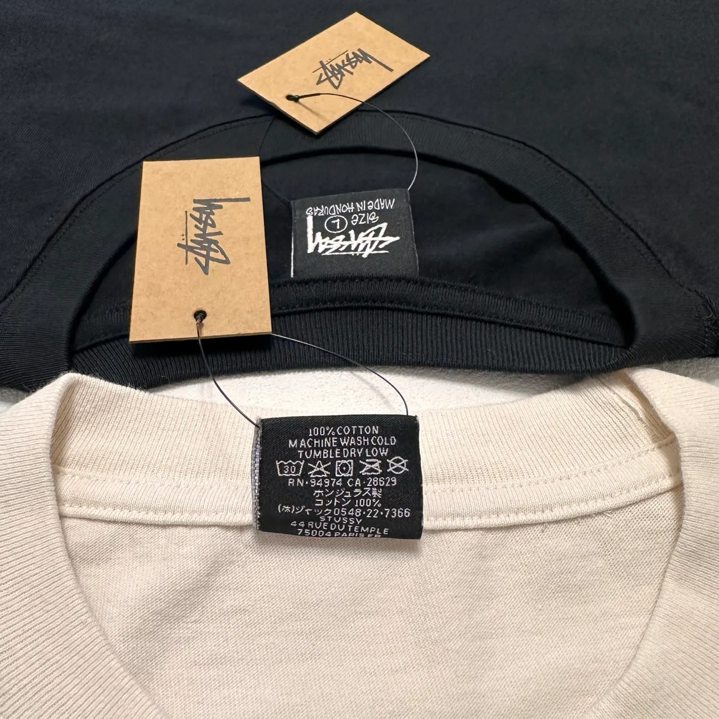 Detailed shooting of STUSSY SS25 DICE TEE PIGMENT DYED dice letter pattern printed short-sleeved T-shirt black and off-white S-XL