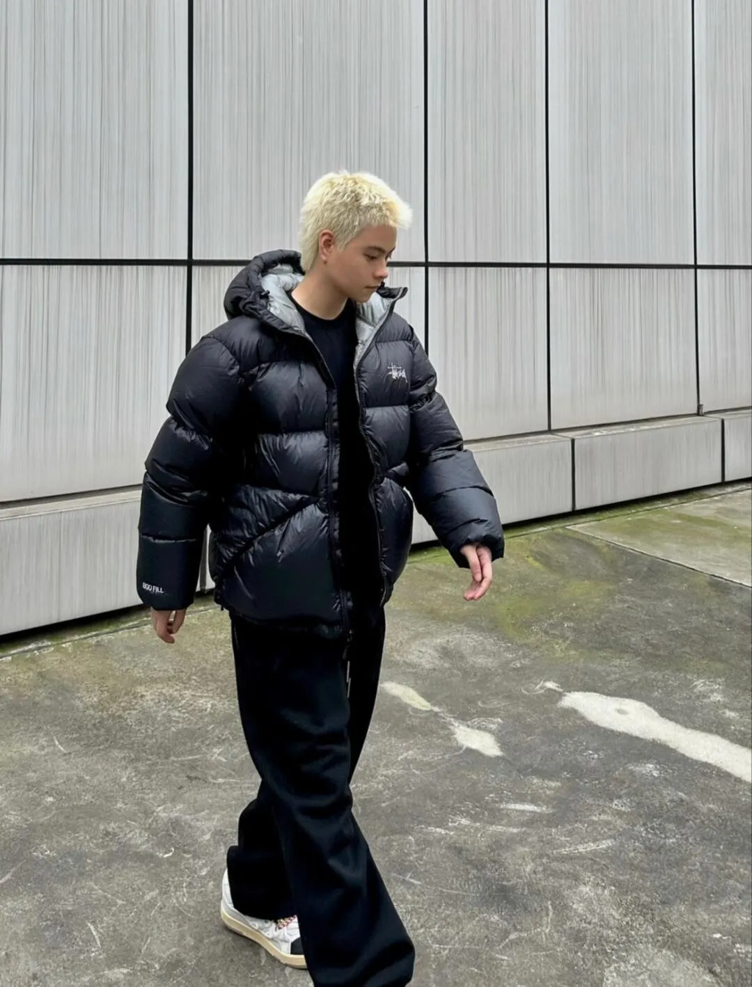 Stussy/Stussy 22Fw classic letter hooded down jacket, black, gray, black and pink, S-XL, filled with national standard 90 velvet/average 450g of velvet. It has a Michelin effect when you put it on. 800 puffs, fluffy and warm, full and light.